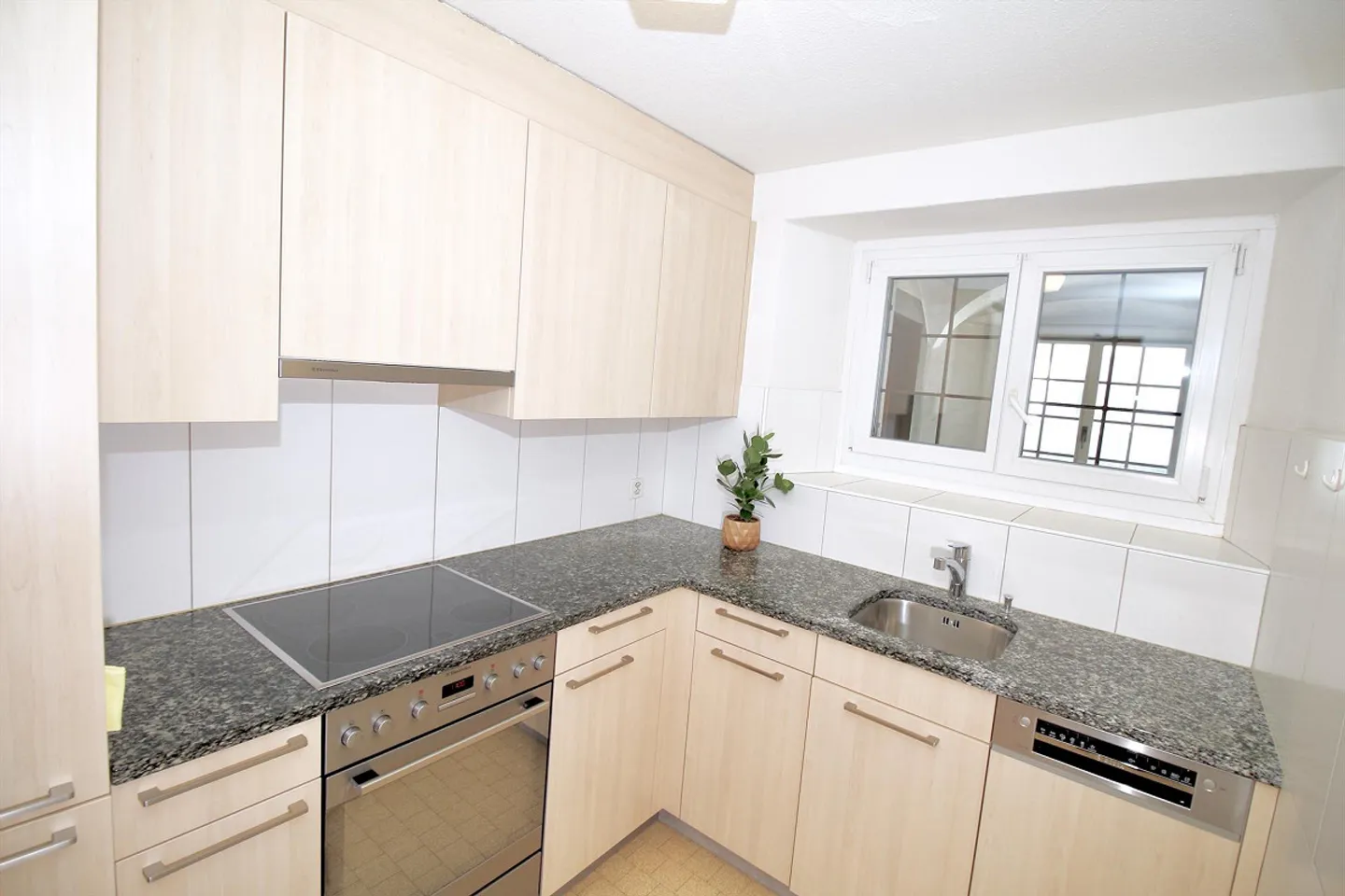 Bright, lively, beautiful 2.5 room apartment for rent - Photo 6 of 10