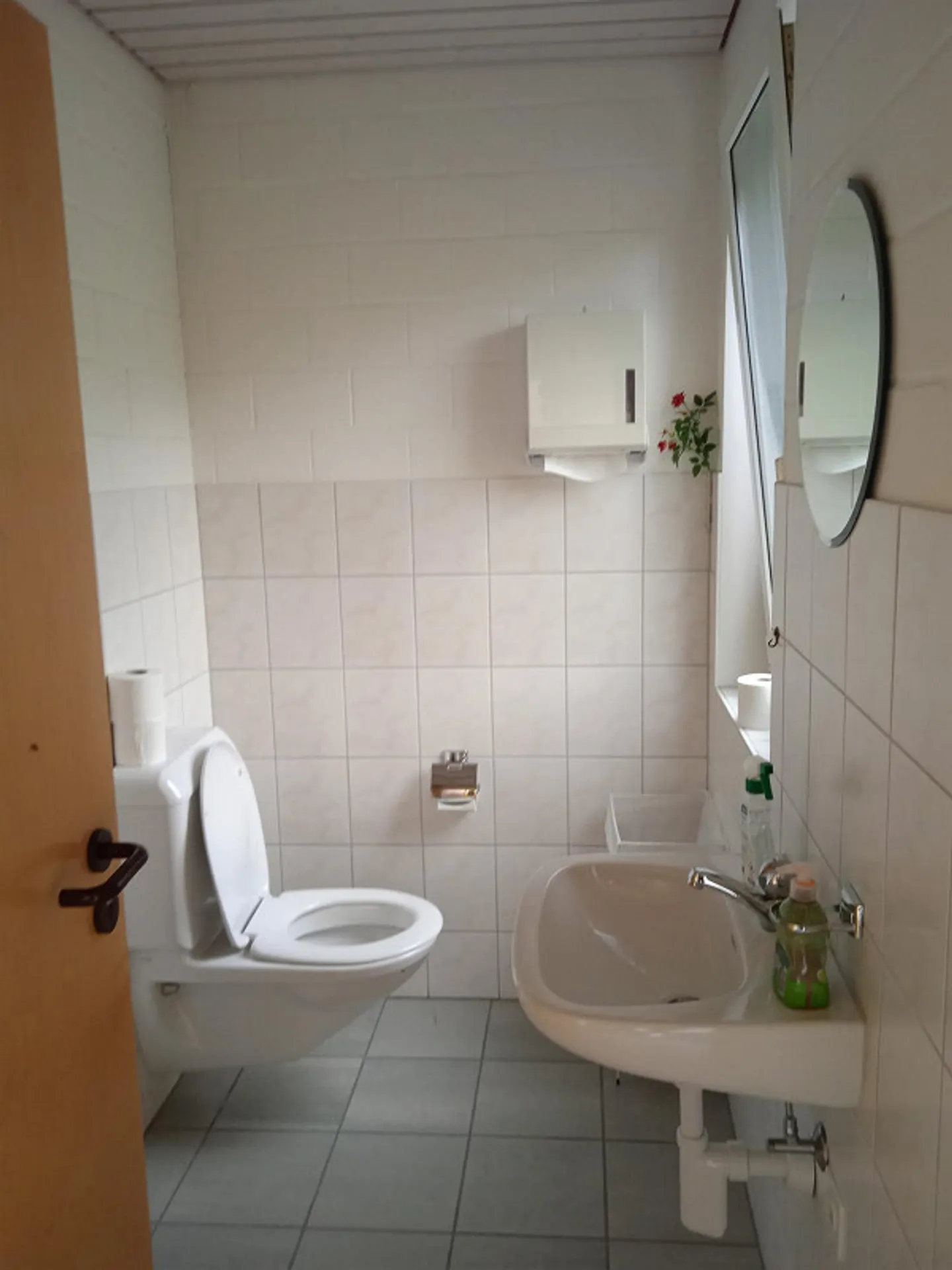 Proprietà industriale/commerciale con sufficienti riserve di terreno - Foto 8 di 14