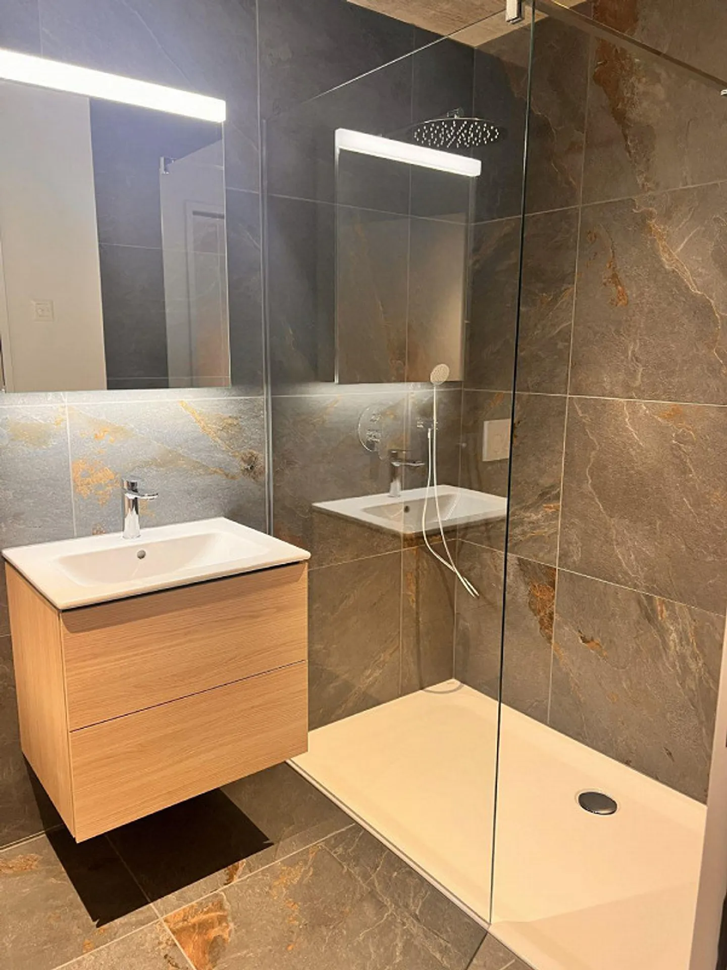 WEIDLIFE - VIVERE AL PULSO DELLA CITTÀ C0.1 - Foto 3 di 9