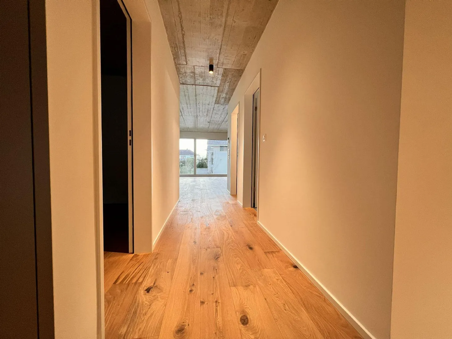 WEIDLIFE - VIVERE AL PULSO DELLA CITTÀ C0.1 - Foto 5 di 9