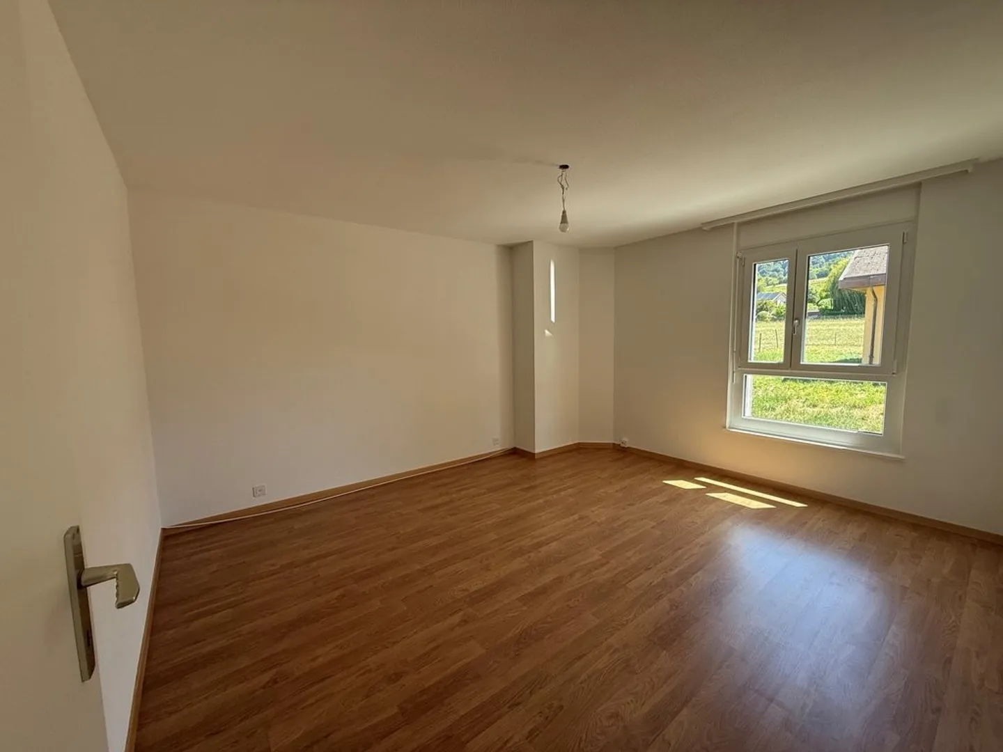Appartement Charmant avec Balcon - Photo 3 sur 7