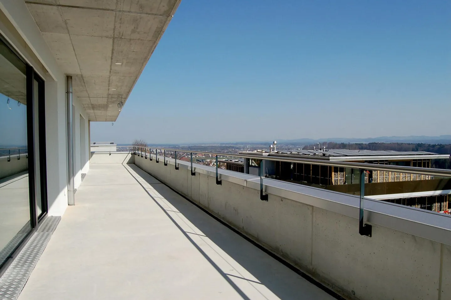 Space for Living – Stylish 4½-Room Apartment on Two Floors - Photo 1 of 9