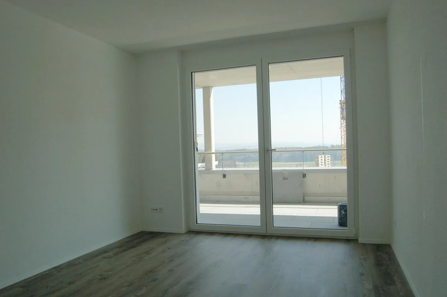 Space for Living – Stylish 4½-Room Apartment on Two Floors - Photo 4 of 9