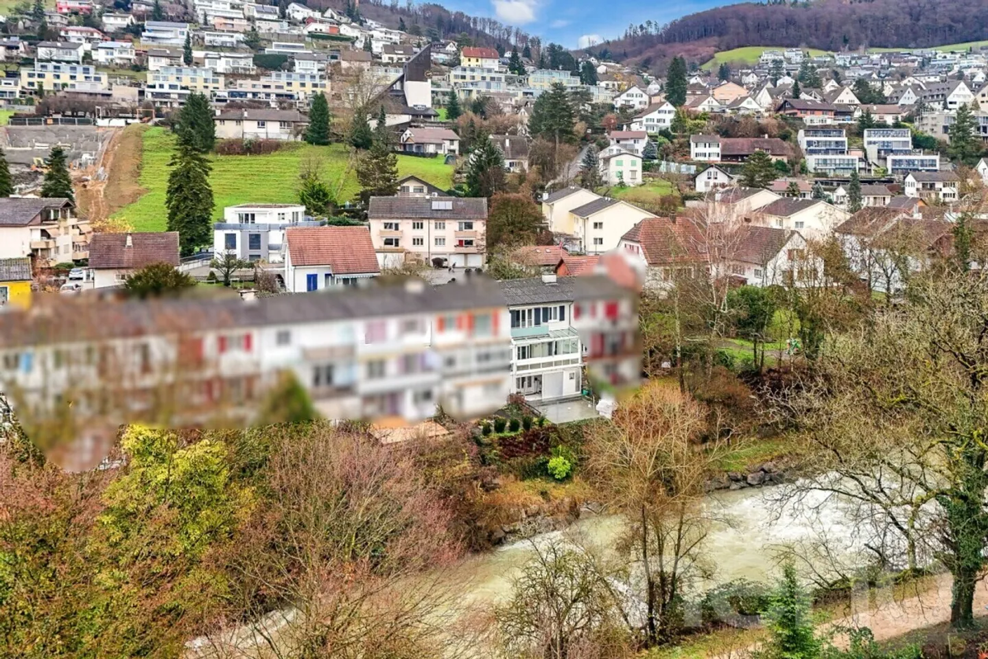 Familienfreundliches 5-Zimmer-Haus mit Blick auf die Ergolz - Foto 1 von 12