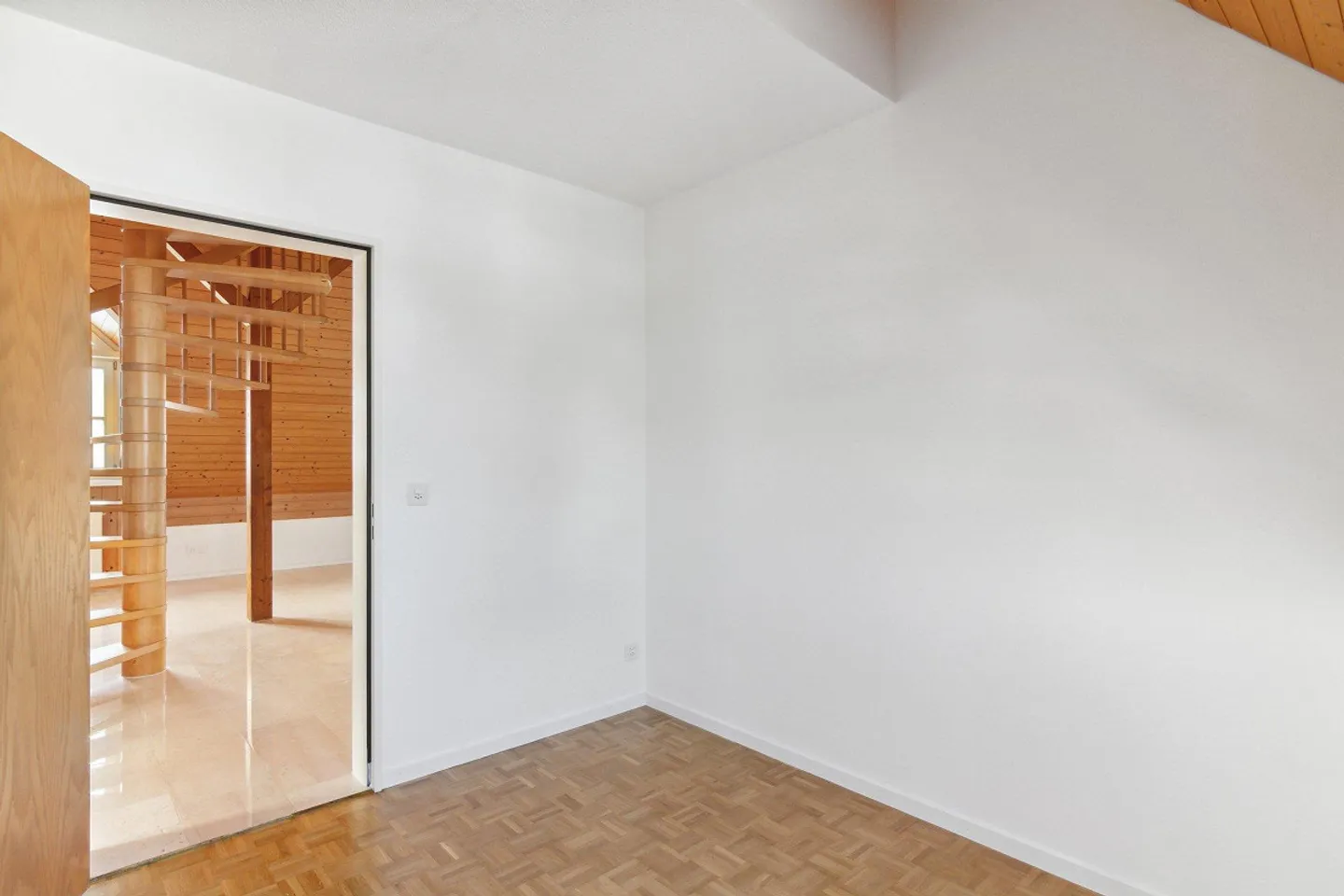 Grosszügige 5.5-Zimmer-Maisonettewohnung an ruhiger Lage - Foto 15 von 22