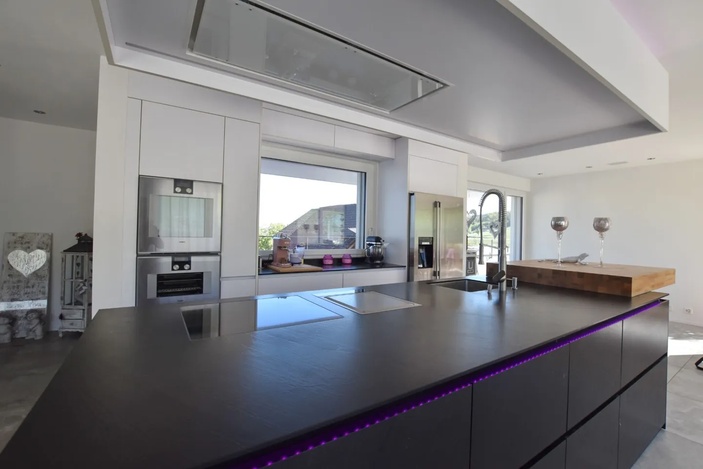 Villa - generous living at a high level - Photo 3 of 12