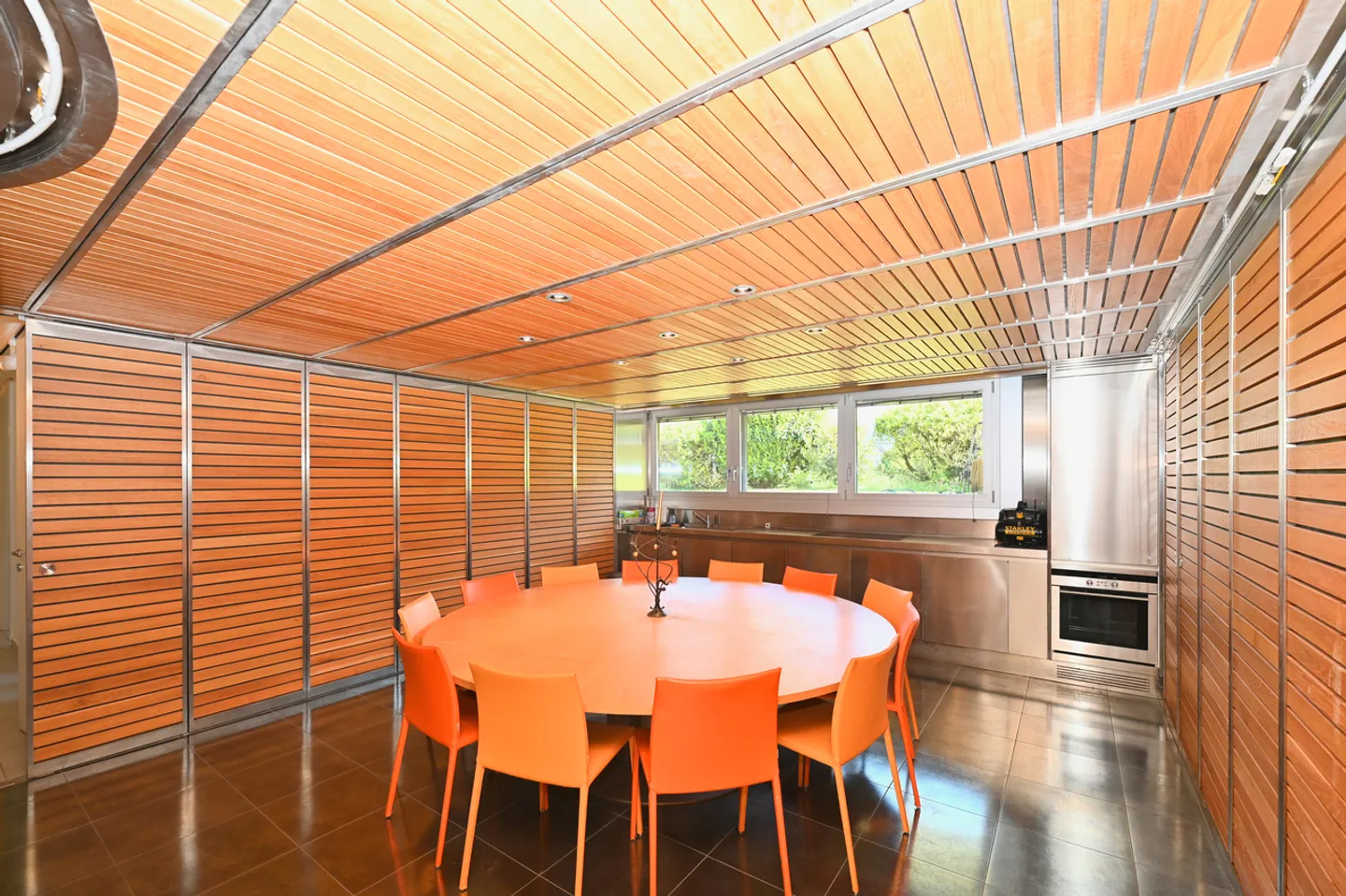 Elegante Moderne Villa Umgeben von Grün mit Panoramablick auf den Luganersee - Foto 25 von 29