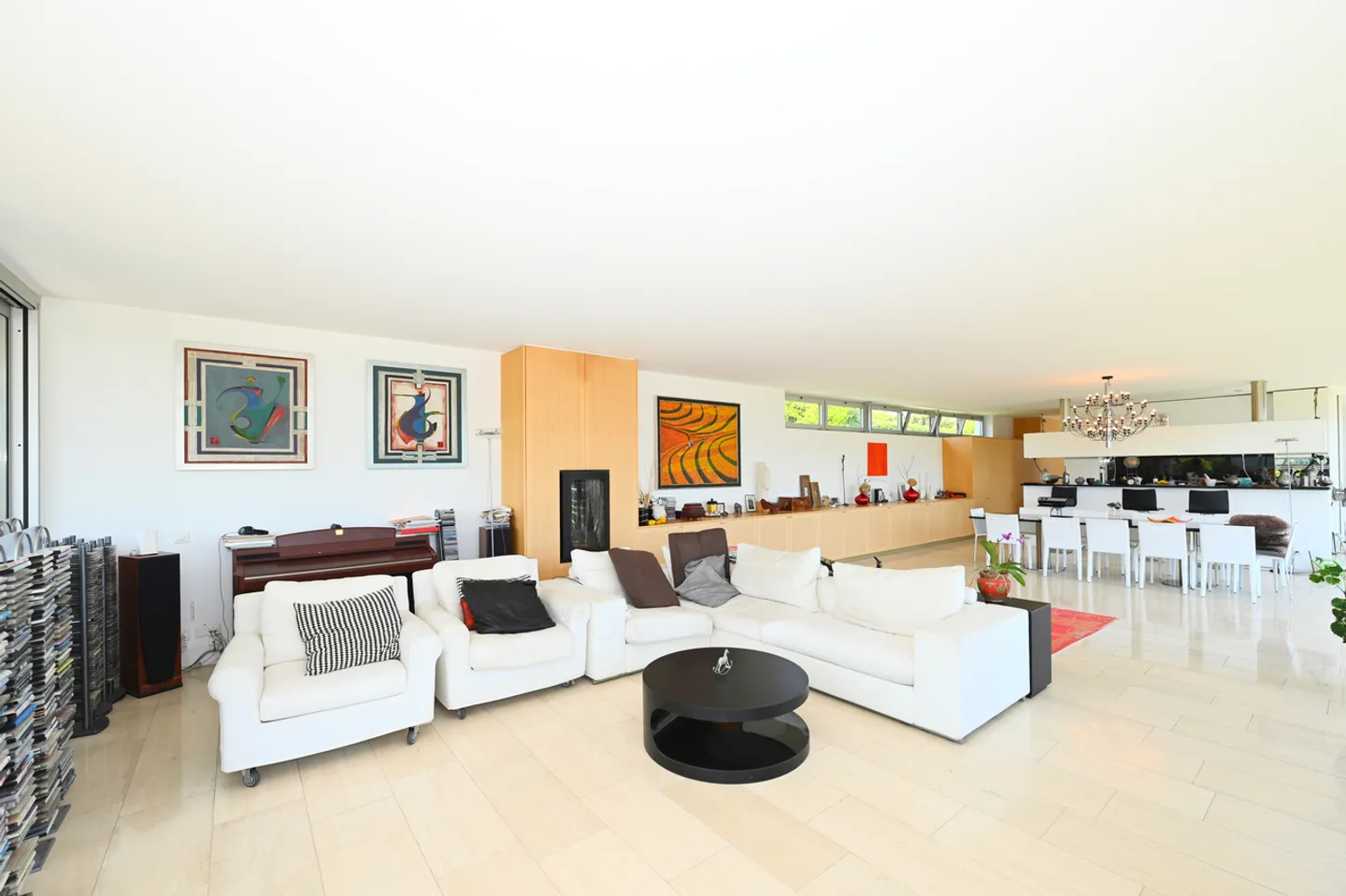 Elegante Moderne Villa Umgeben von Grün mit Panoramablick auf den Luganersee - Foto 8 von 29