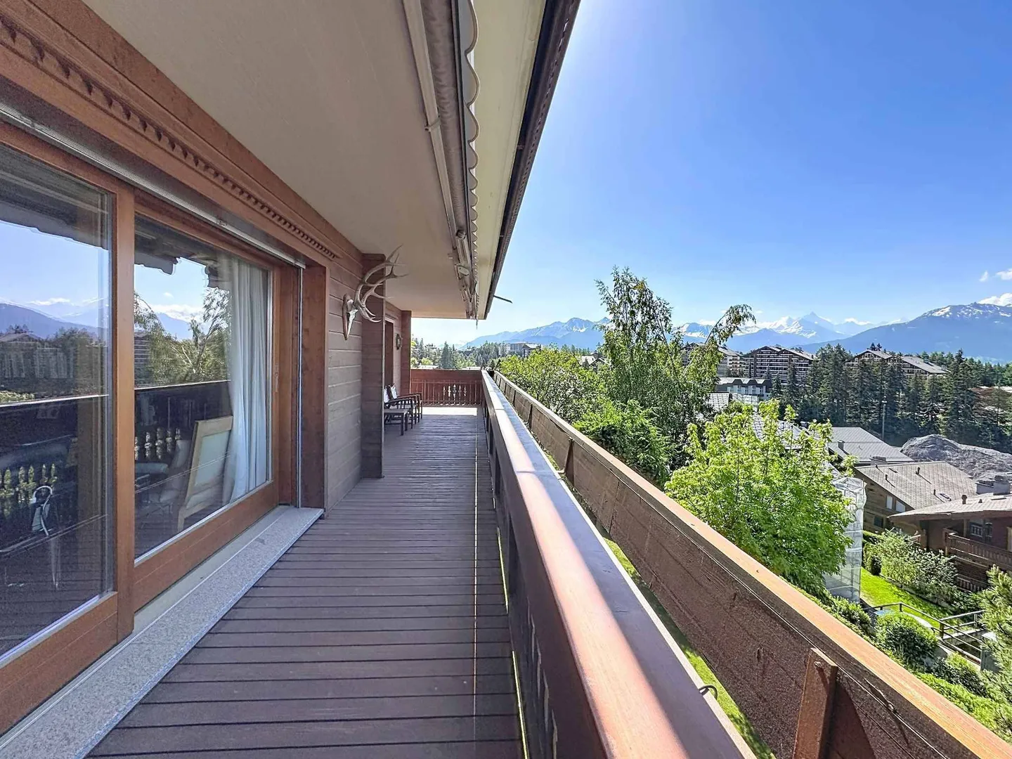 Appartement de style chalet avec vue alpine - Photo 2 sur 10