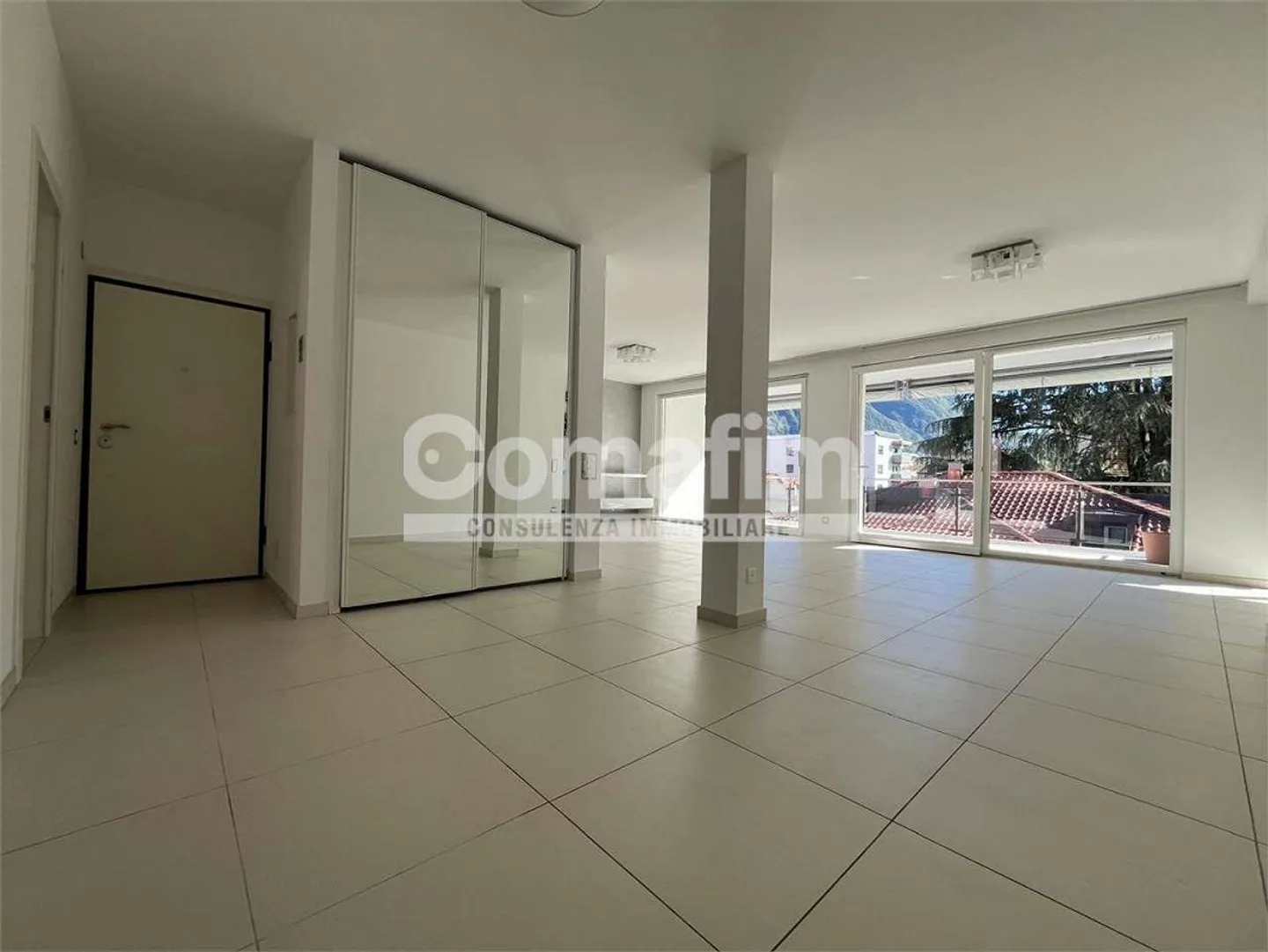 Geräumige 6,5-Zimmer-Wohnung in Lugano zu vermieten - Foto 2 von 13