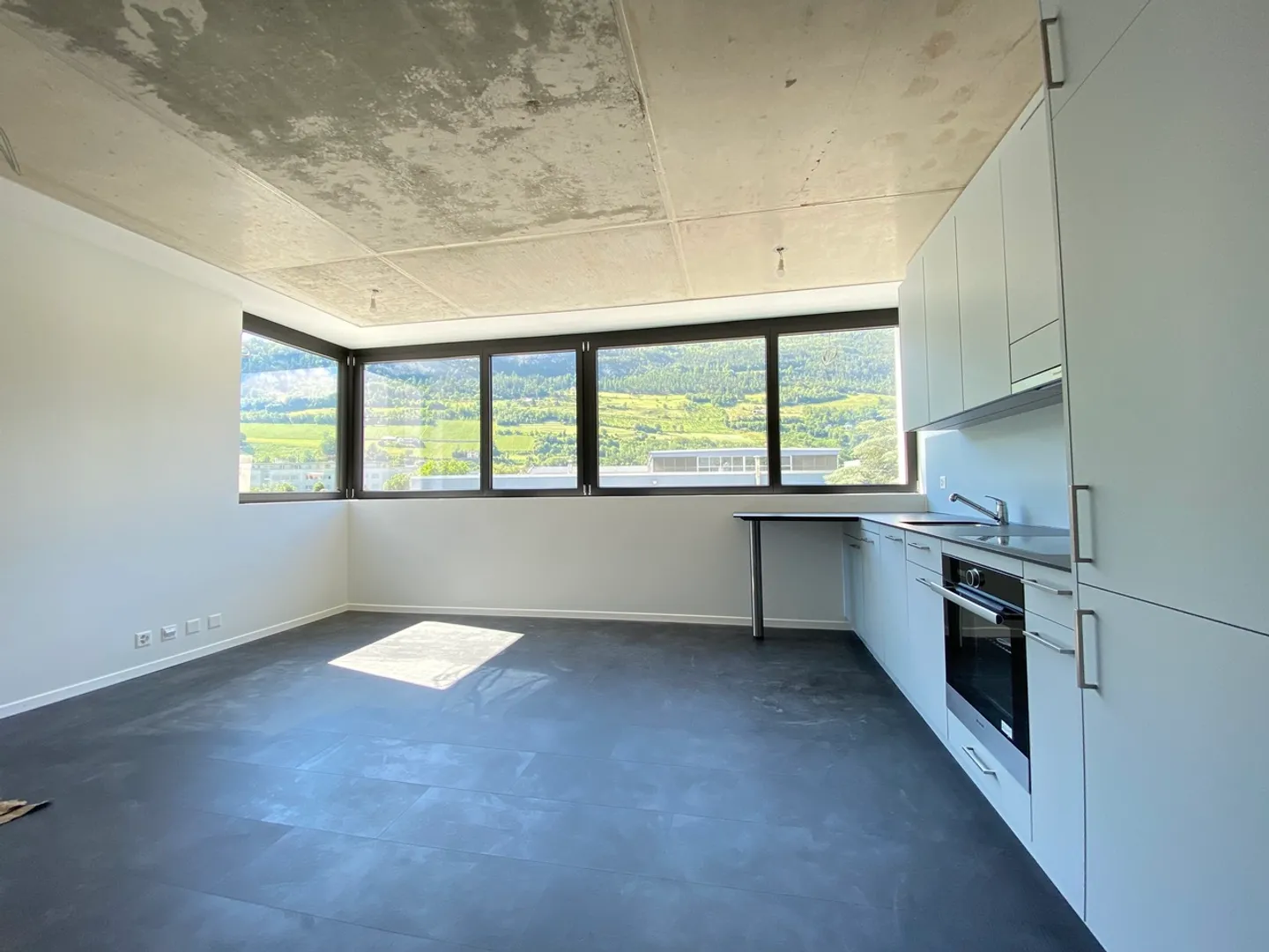 Magnificent 2.5 room modern apartment in Sion - Photo 1 of 6