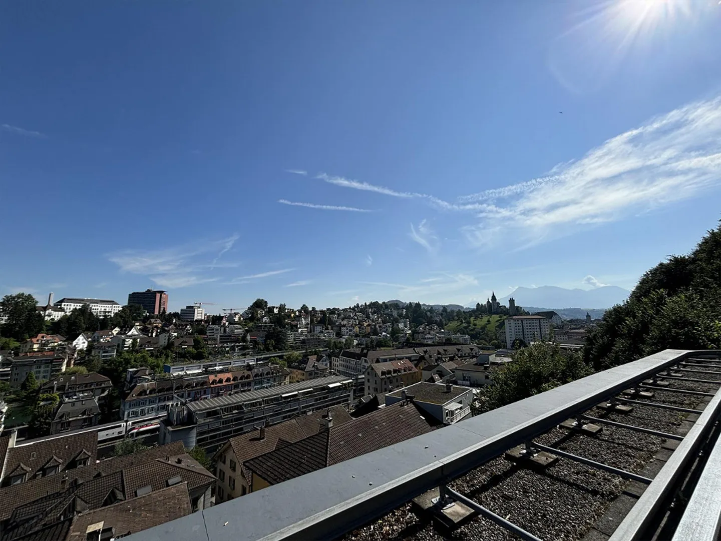 Ex-scuola a Lucerna – Uso versatile per attività commerciali e uffici - Foto 8 di 9