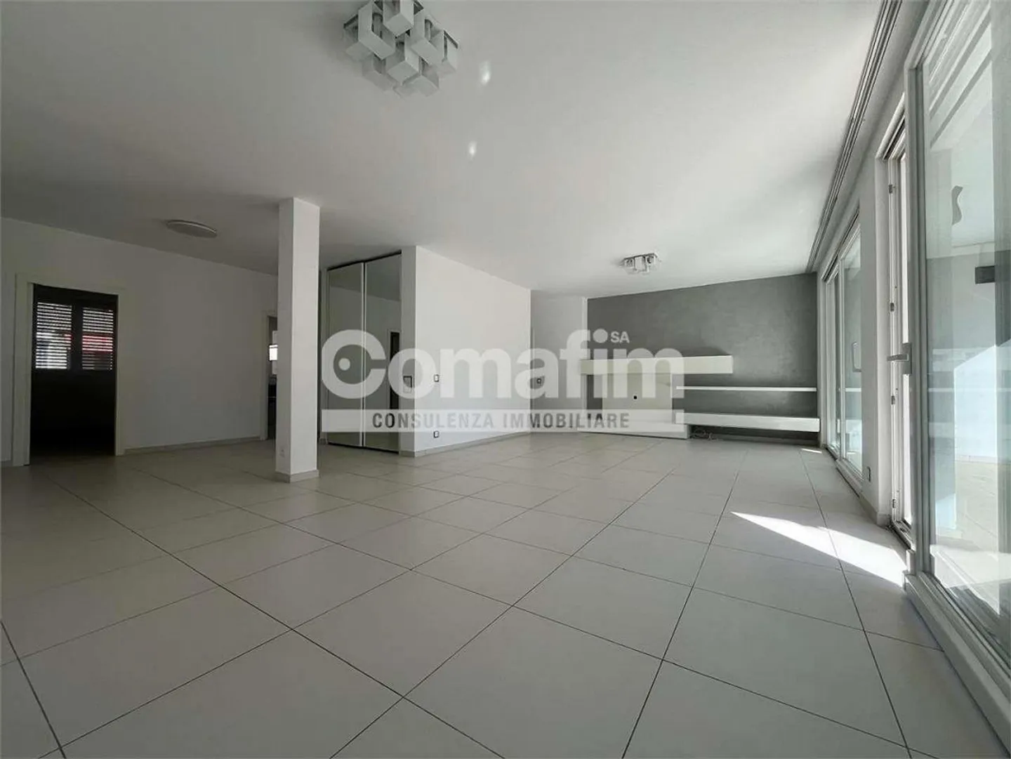 Geräumige 6,5-Zimmer-Wohnung in Lugano zu vermieten - Foto 4 von 13