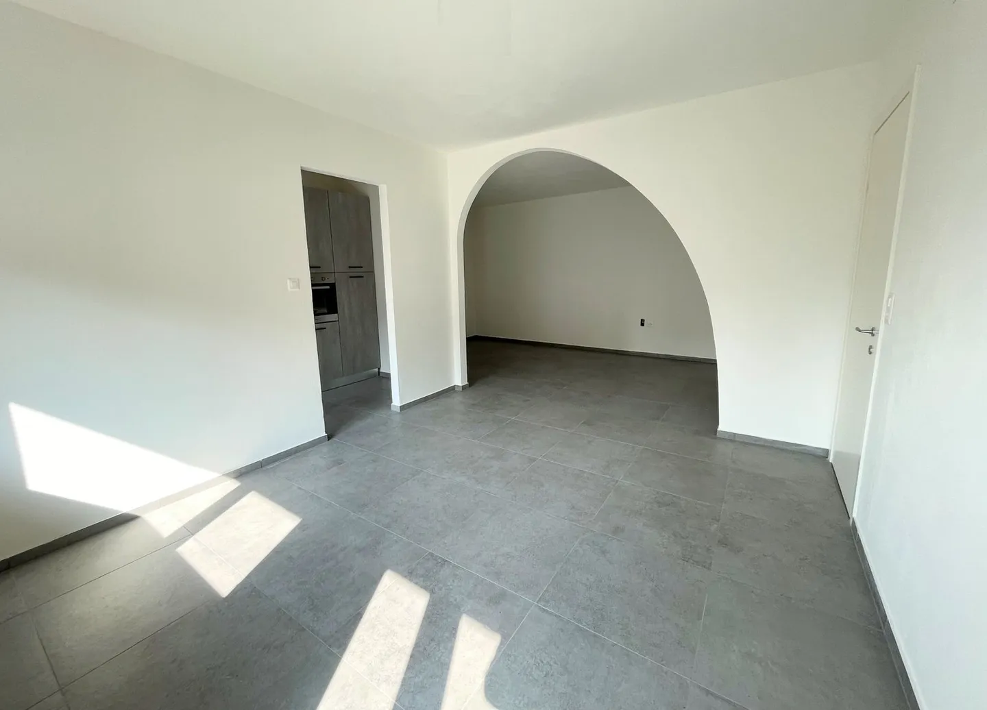 Casa spaziosa con due appartamenti in una posizione comoda e strategica - Foto 4 di 16