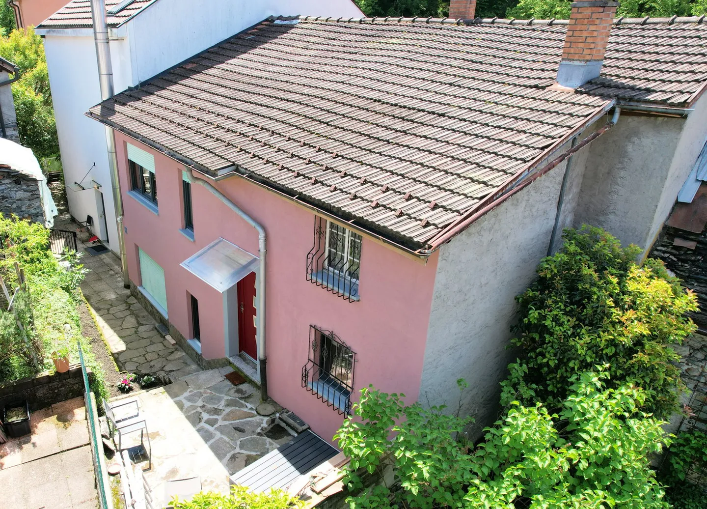 Casa spaziosa con due appartamenti in una posizione comoda e strategica - Foto 8 di 16