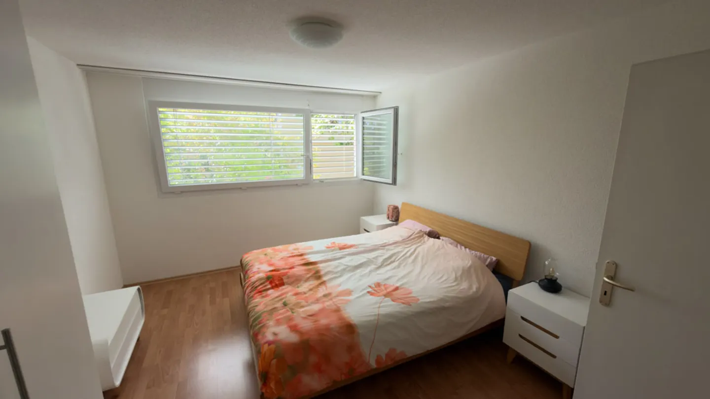 APPARTEMENT 3½ PIÈCES À ZURICH - DISTRICT 11 SEEBACH, MEUBLÉ, TEMPORAIRE - Photo 5 sur 9
