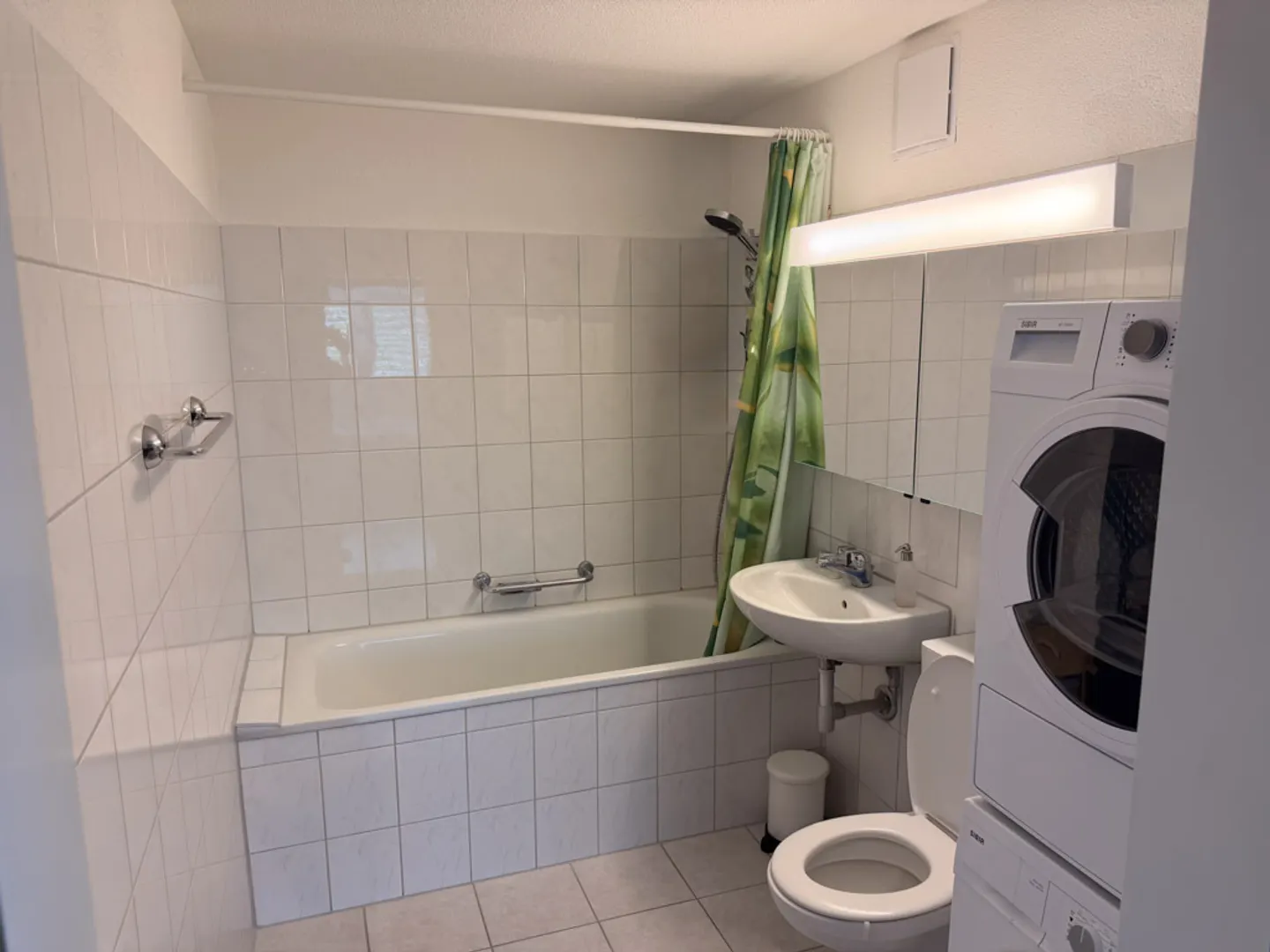 APPARTEMENT 3½ PIÈCES À ZURICH - DISTRICT 11 SEEBACH, MEUBLÉ, TEMPORAIRE - Photo 6 sur 9