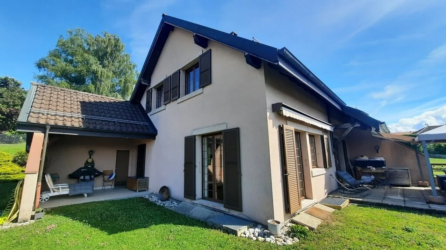 Magnifica villa di 6 stanze a Lonay - Foto 1 di 11