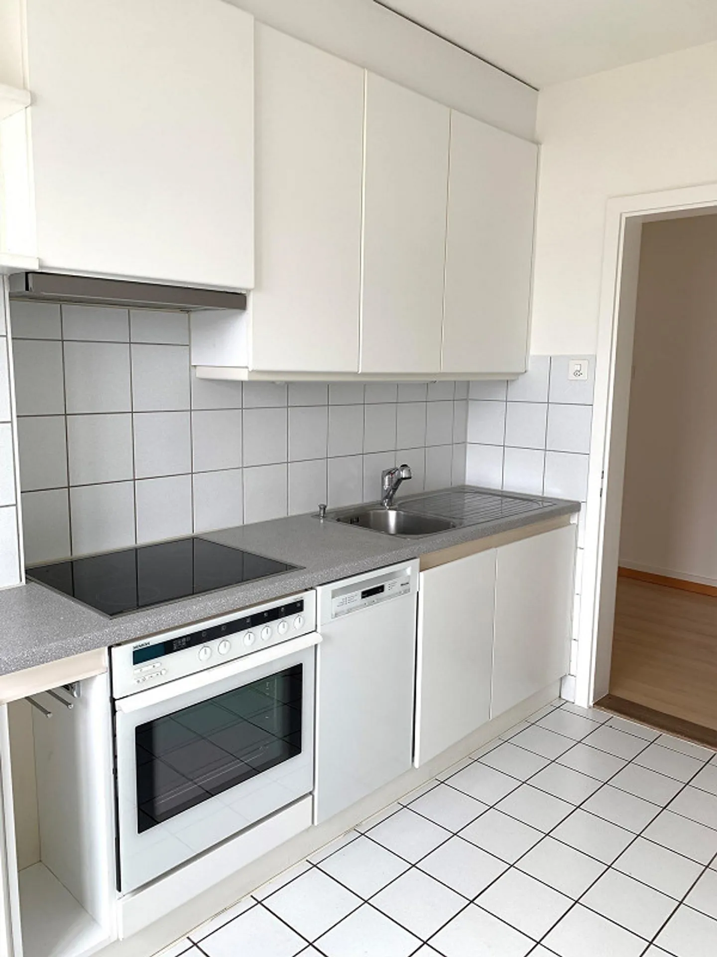 Appartement lumineux de 3 pièces avec balcon dans un emplacement central à Olten - Photo 3 sur 5