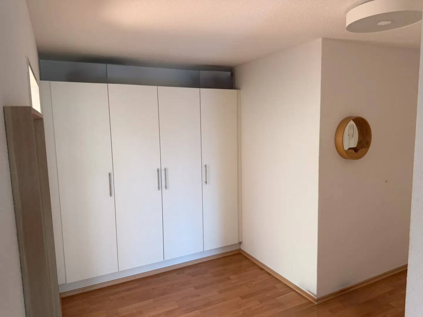 APPARTEMENT 3½ PIÈCES À ZURICH - DISTRICT 11 SEEBACH, MEUBLÉ, TEMPORAIRE - Photo 7 sur 9