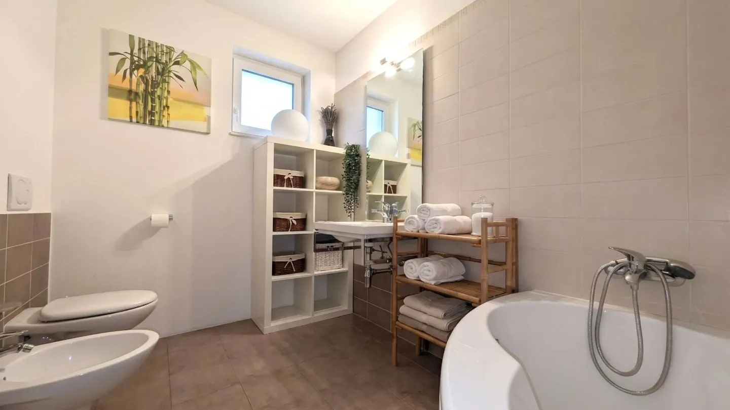 Élégance urbaine avec vue sur les châteaux - Photo 11 sur 12