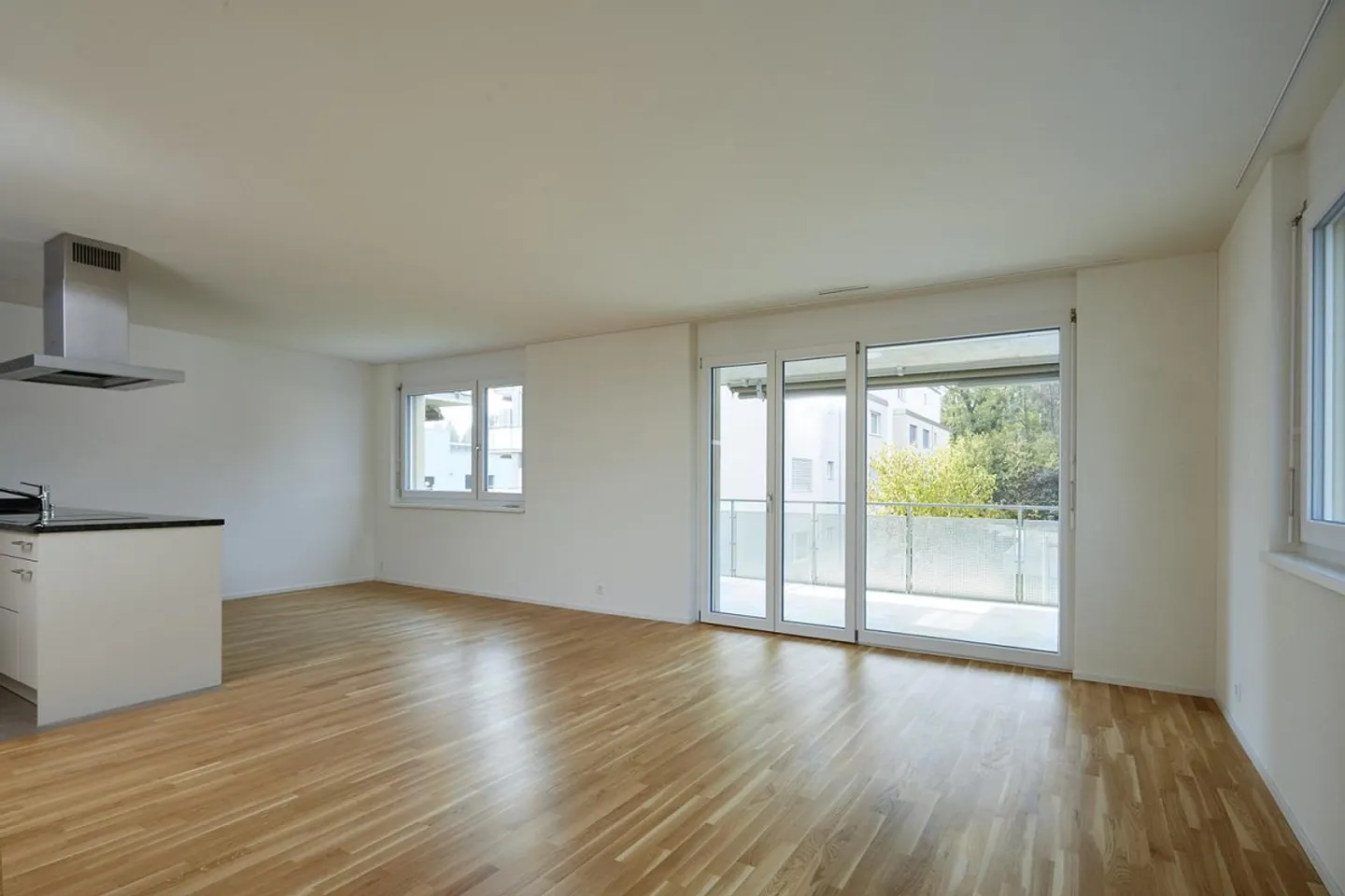 Appartement lumineux avec coin salon de jardin confortable - Photo 3 sur 10