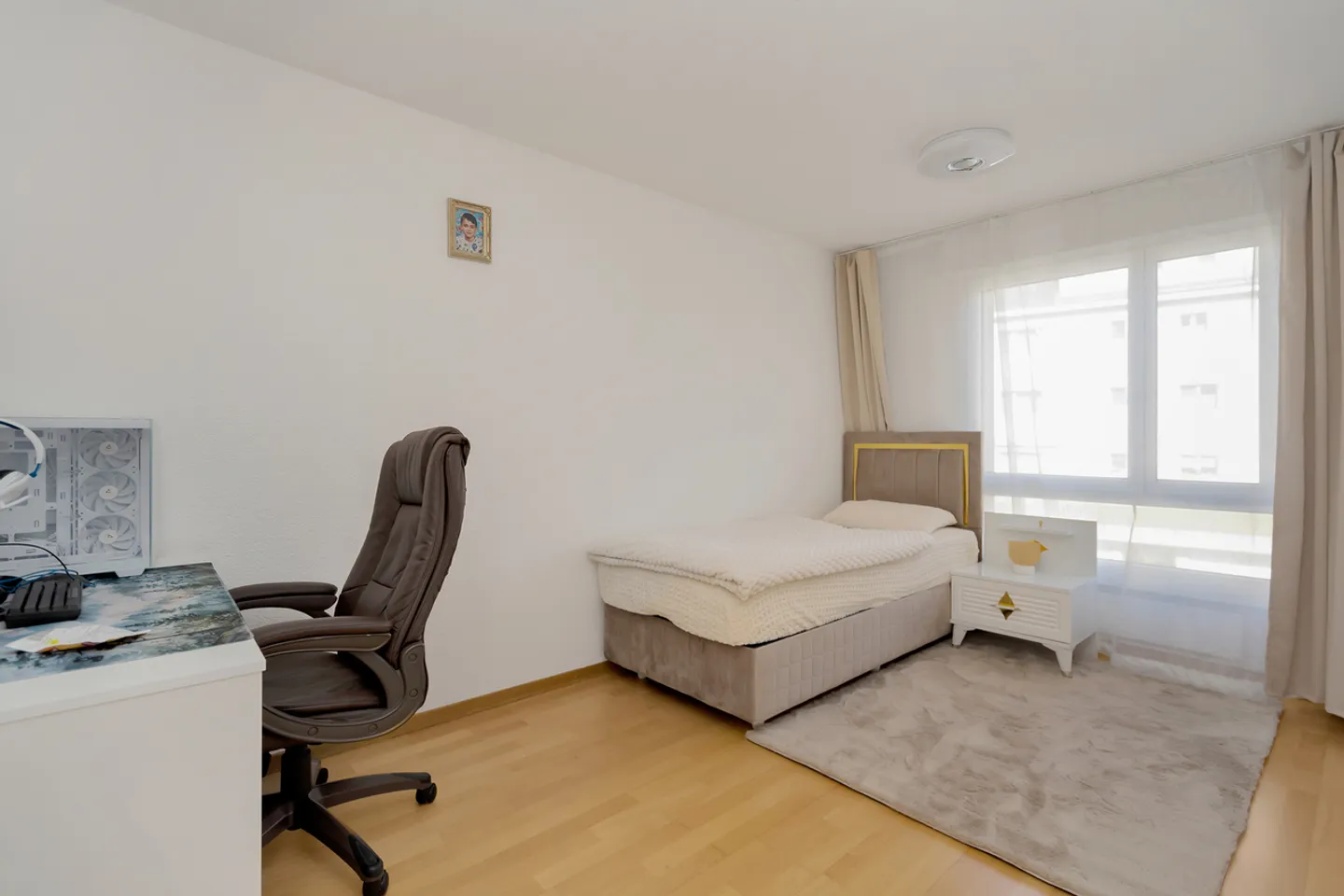Spacious 5.5-room apartment in a central location in Belp - Photo 9 of 12