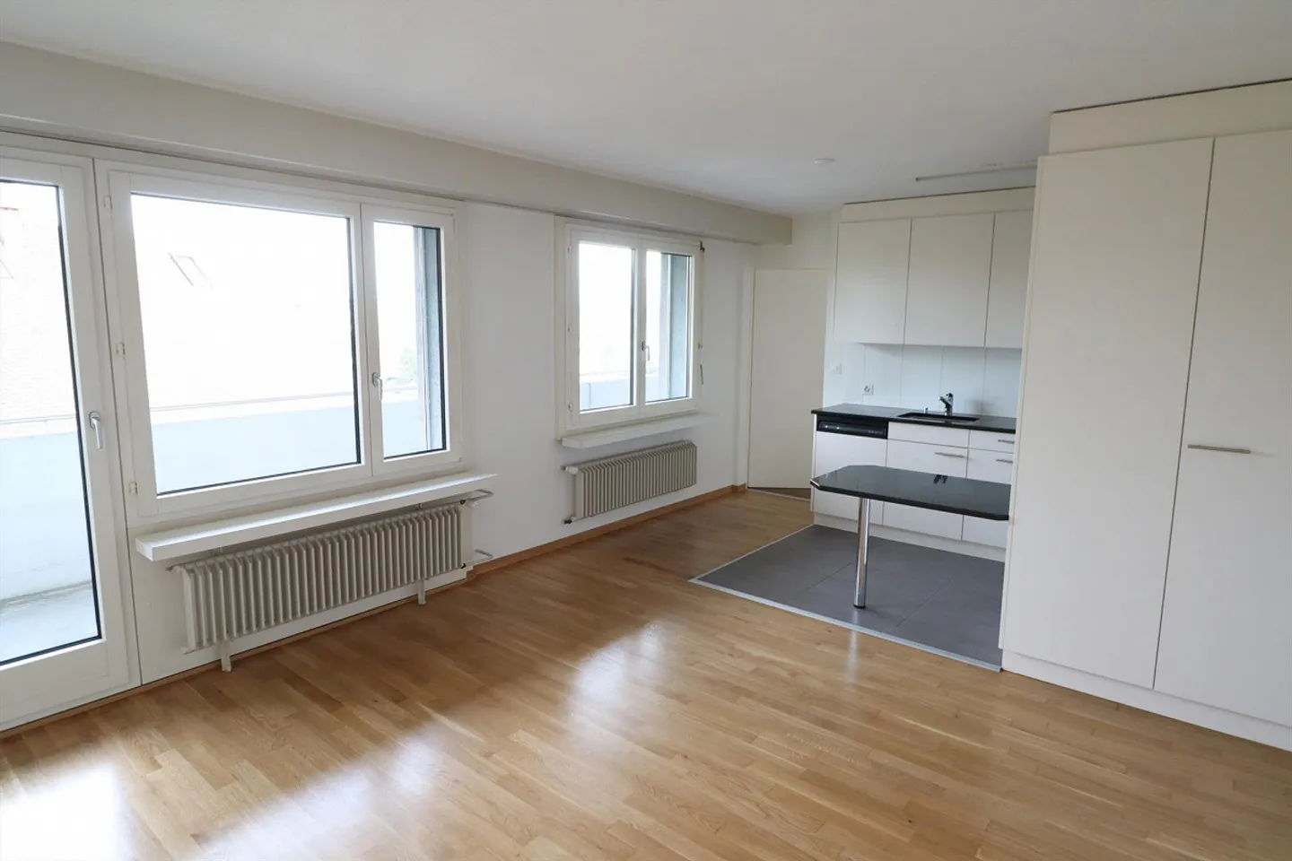 Charmante Wohnung mit Bergsicht - Foto 2 von 6