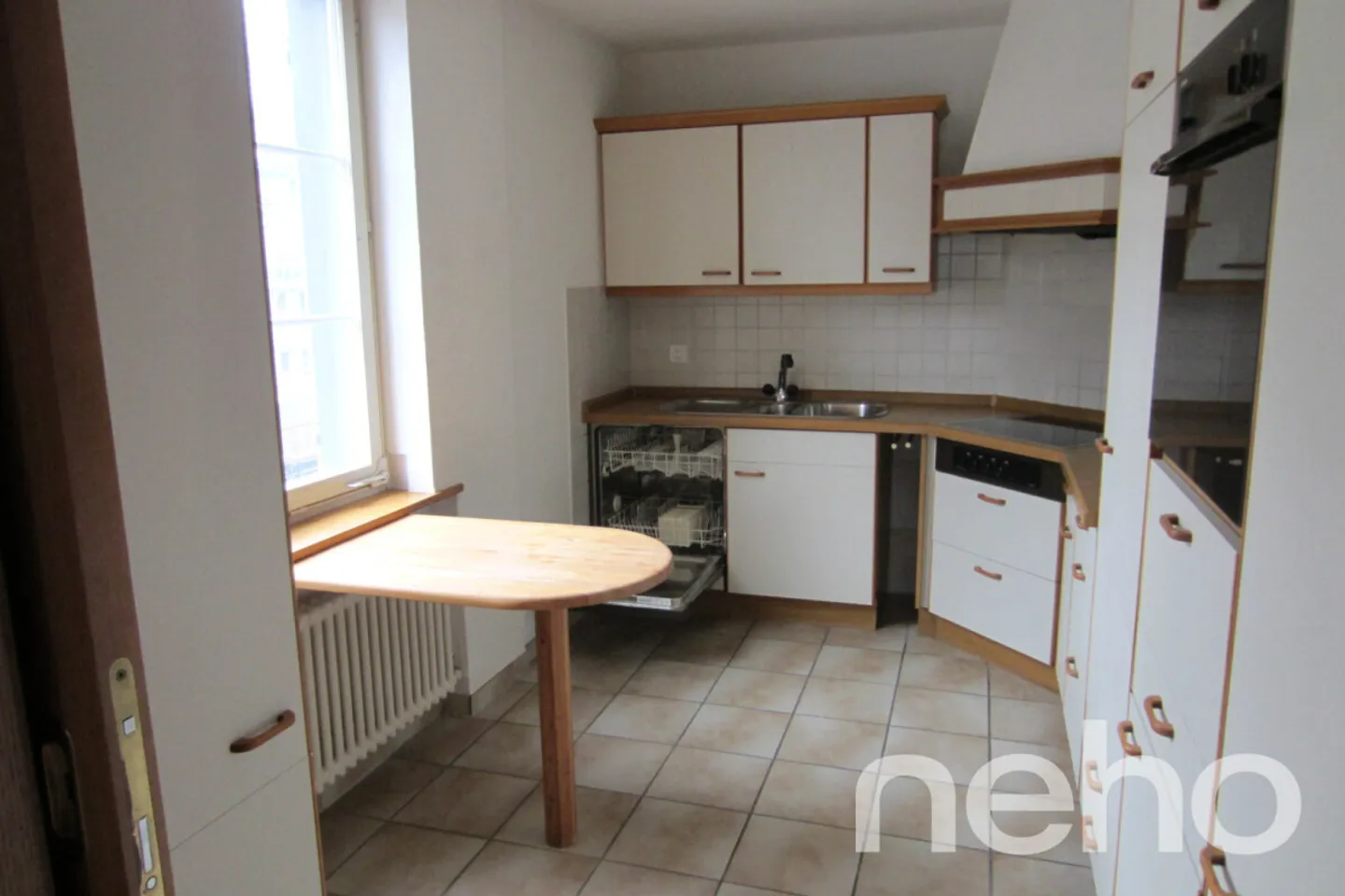 Casa multifamiliare completamente affittata con garage e posti auto all'aperto - Foto 10 di 13