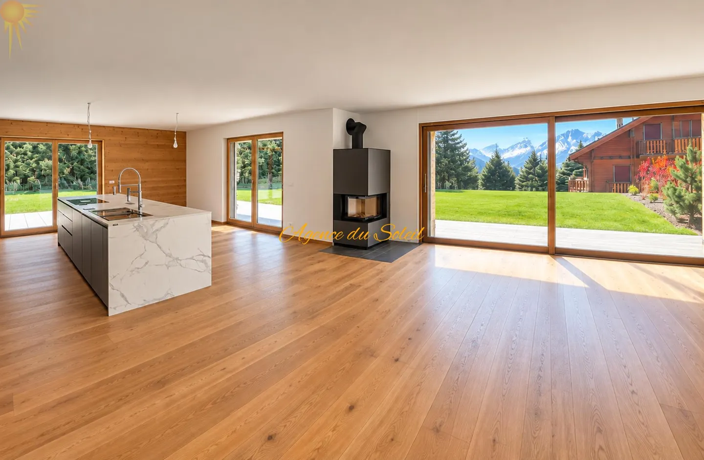 Luxury Apartment with Terrace - Photo 2 of 12