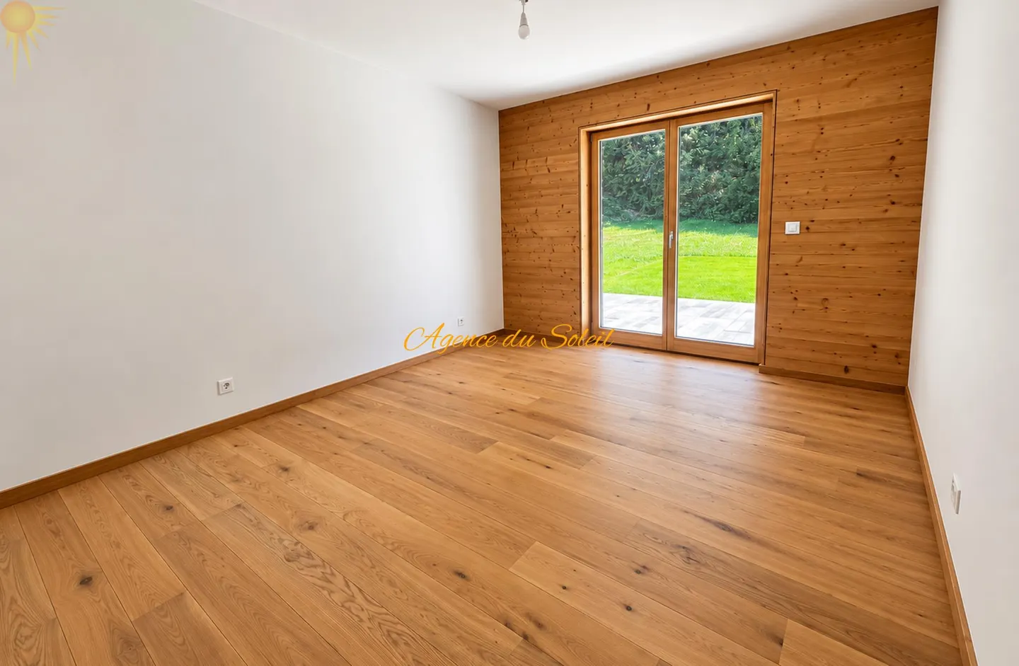 Luxury Apartment with Terrace - Photo 3 of 12