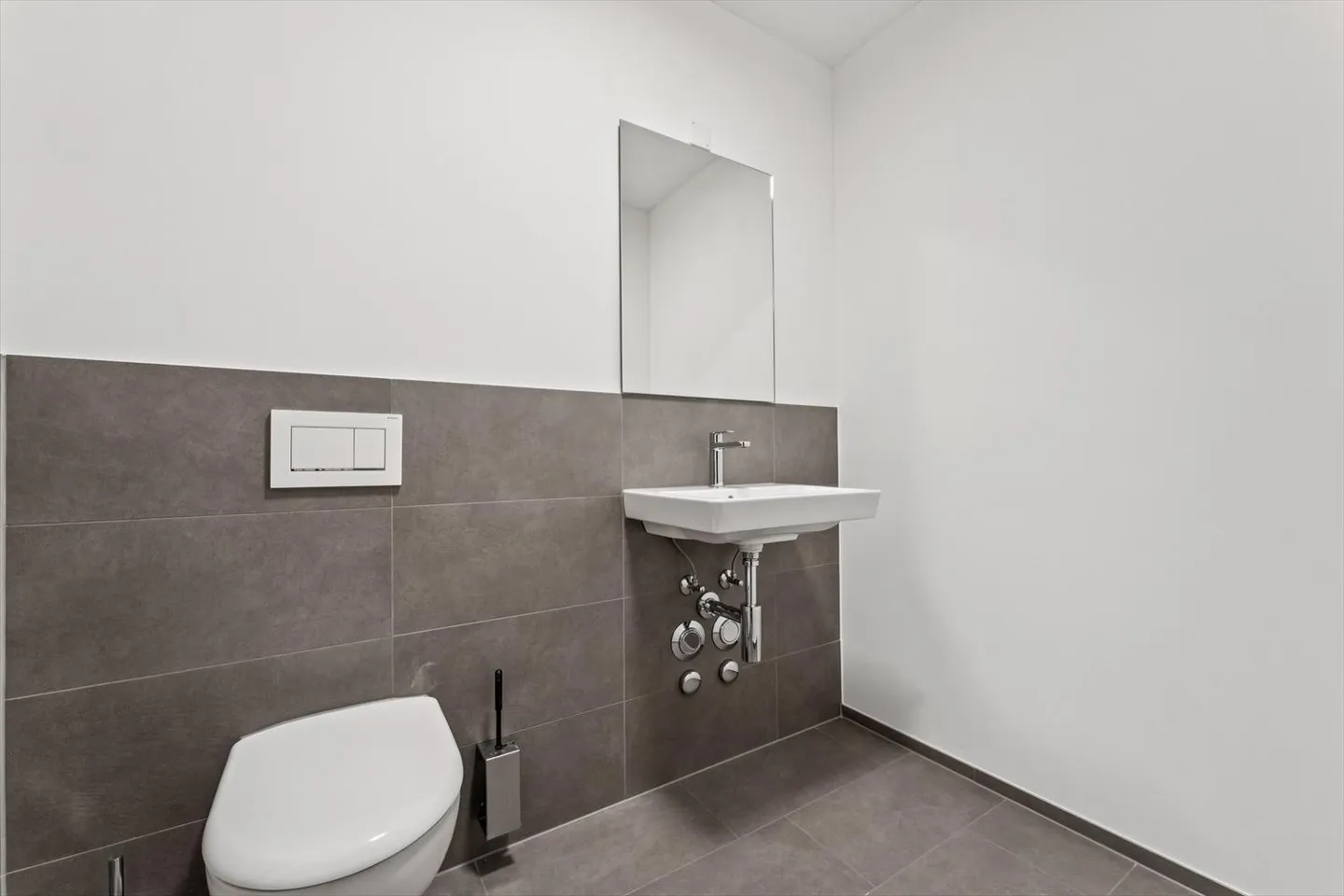 La tua nuova sede commerciale nel cuore del quartiere Neustadt! - Foto 3 di 4