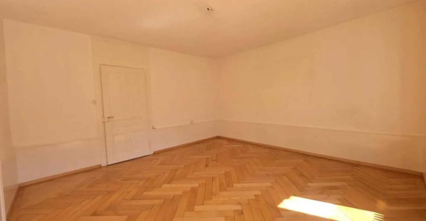 SCHÖNE WOHNUNG ZU VERMIETEN MIT BALKON - Foto 3 von 10