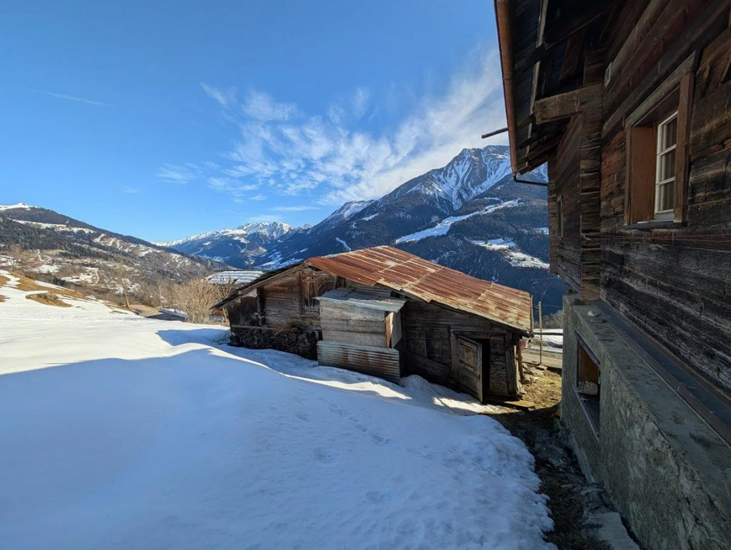 Stalla-Fienile nello stile tipico del Vallese - Foto 2 di 9