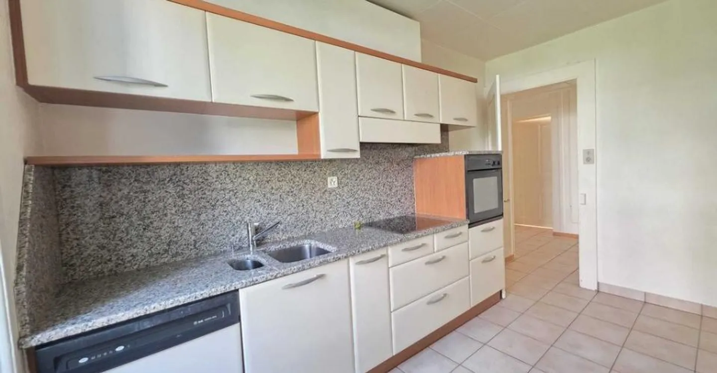 SCHÖNE WOHNUNG ZU VERMIETEN MIT BALKON - Foto 6 von 10