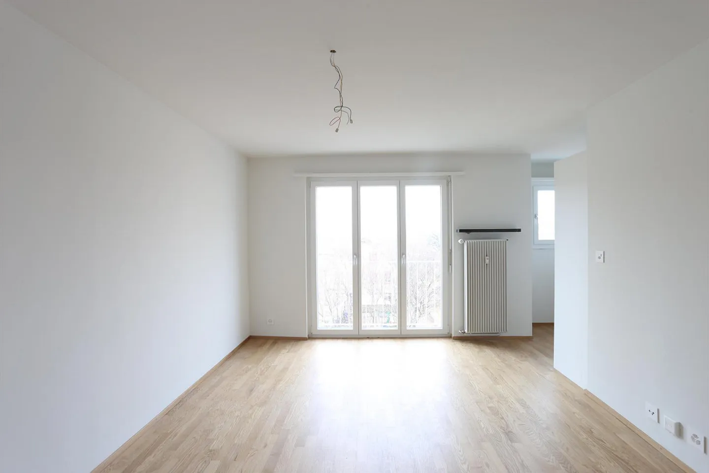 Modern 1-room apartment in a central location in Basel - Photo 1 of 3