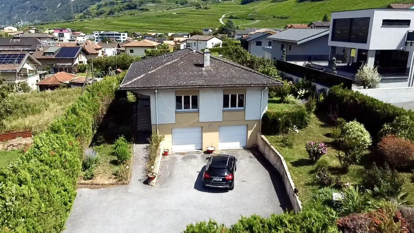 Villa familiale spacieuse avec jardin - Photo 1 sur 9