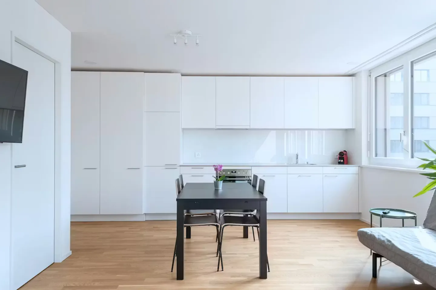 Modern Apartment in Basel - Photo 5 of 10