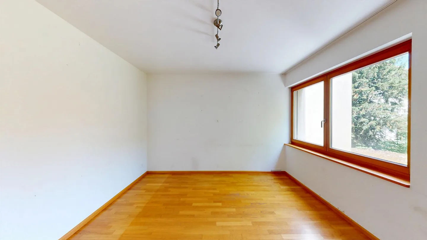 Beautiful 4.5-room maisonette apartment with covered balcony in a quiet location - Photo 9 of 12