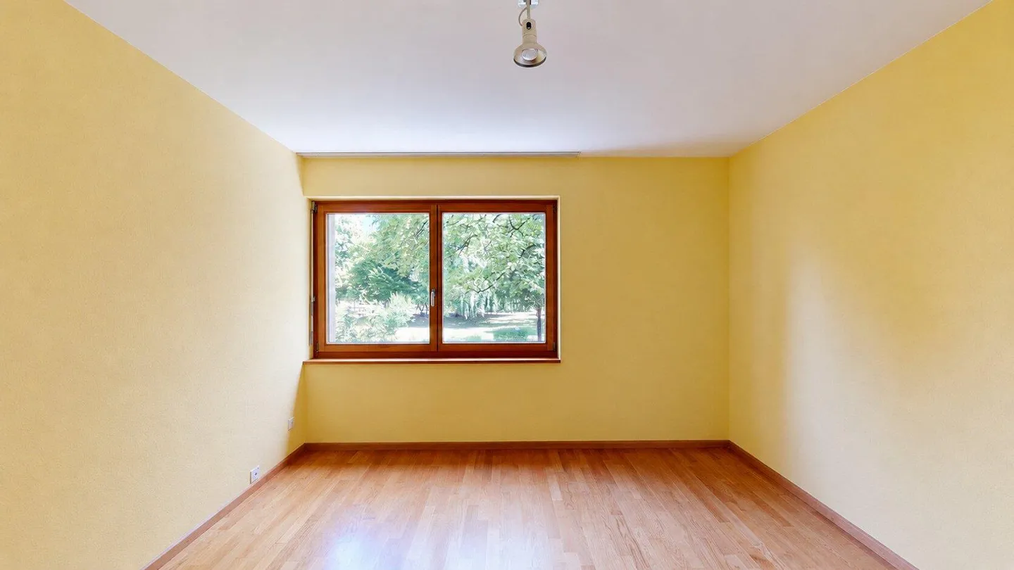 Beautiful 4.5-room maisonette apartment with covered balcony in a quiet location - Photo 11 of 12