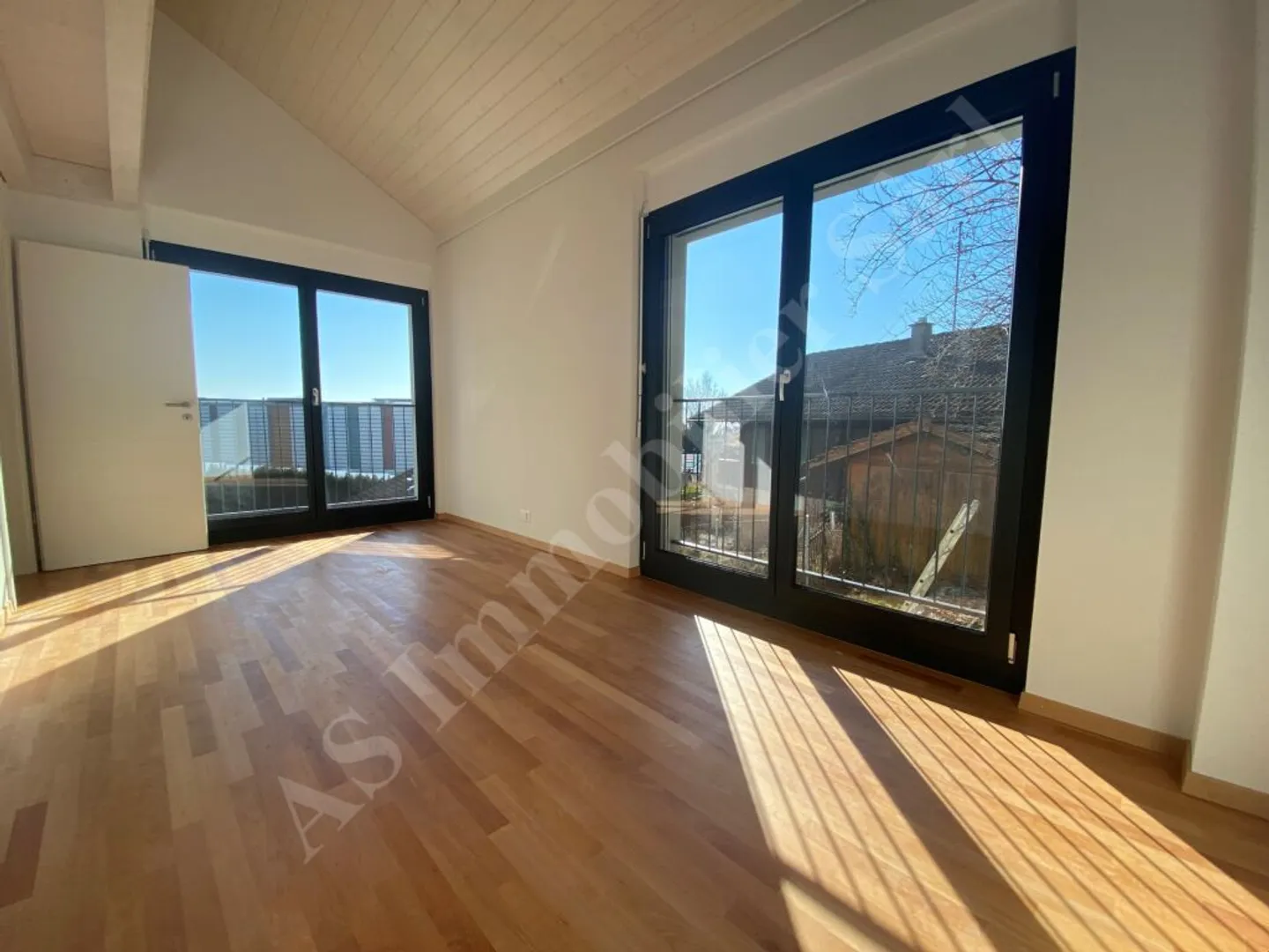 Magnificent 5-room duplex in a villa with 2 apartments - Photo 8 of 13