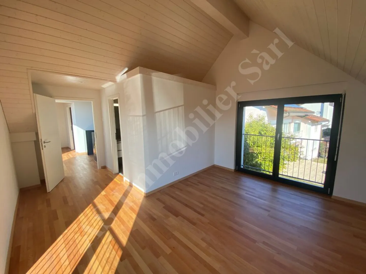 Magnificent 5-room duplex in a villa with 2 apartments - Photo 11 of 13