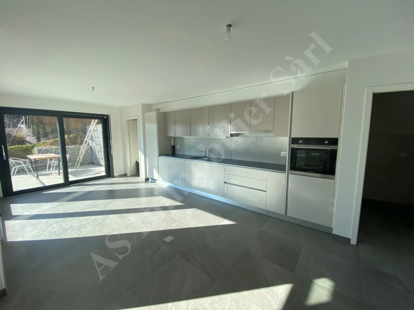 Magnificent 5-room duplex in a villa with 2 apartments - Photo 3 of 13