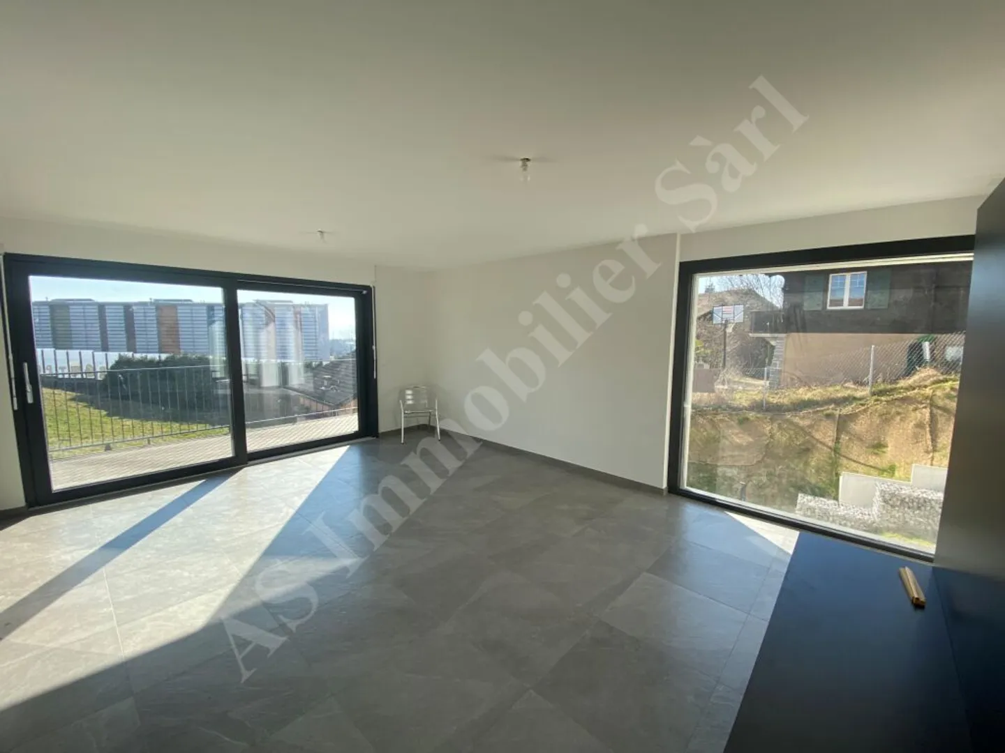 Magnificent 5-room duplex in a villa with 2 apartments - Photo 5 of 13