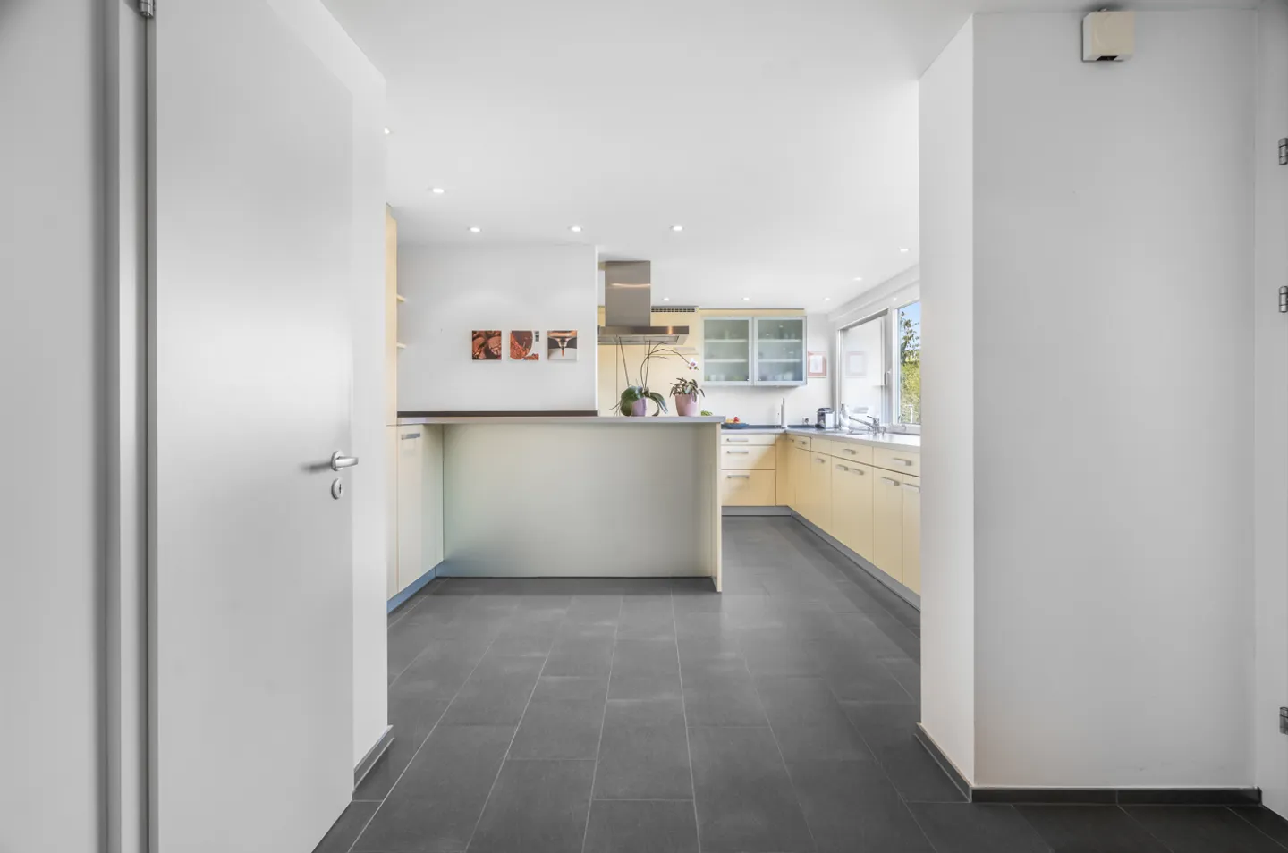 Exclusive End Row House with Expanded Space Concept - Photo 5 of 12