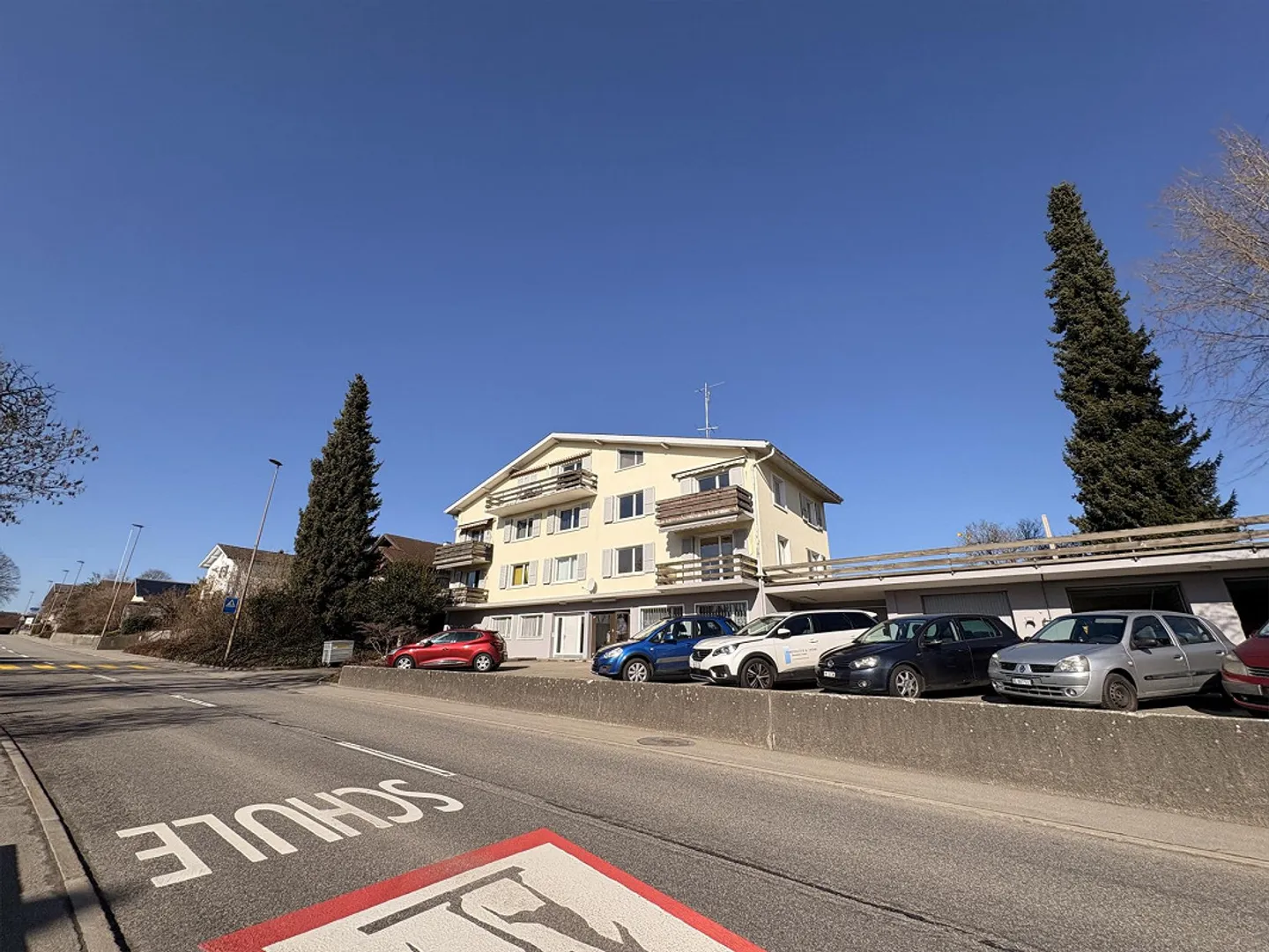 Luminoso appartamento di 3 stanze con balcone ad Affoltern im Emmental - Foto 1 di 15