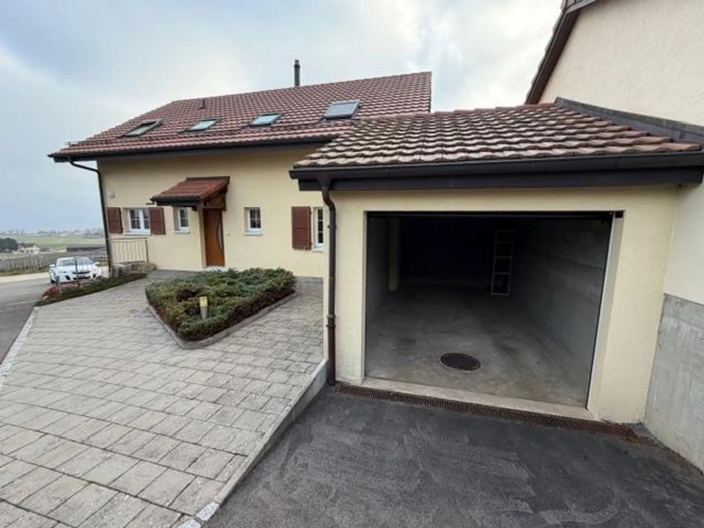 VILLA 6.5 ZIMMER - IN DEN WEINBERGEN - SEEBLICK - GILLY - Foto 4 von 13