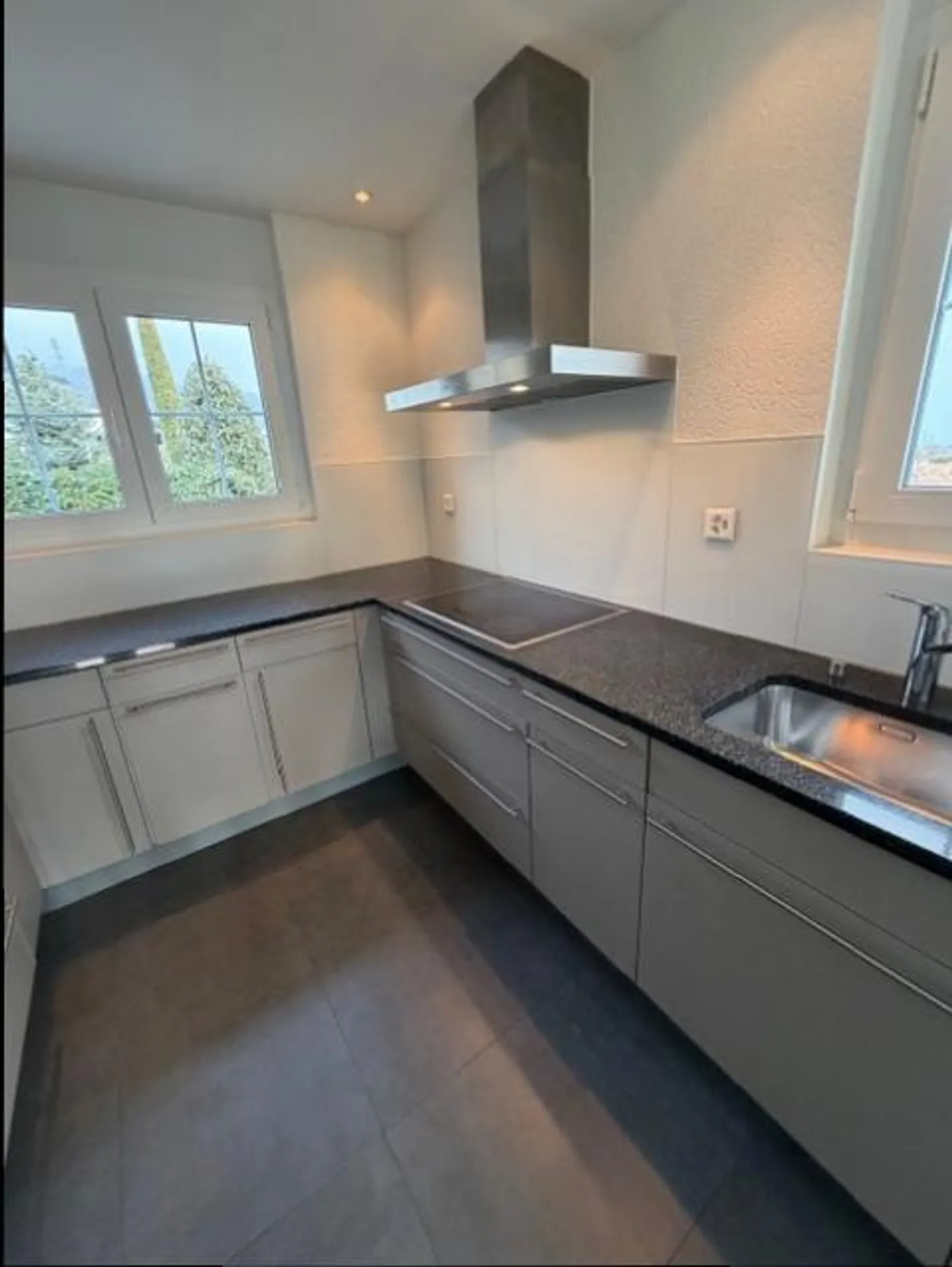 VILLA 6.5 ZIMMER - IN DEN WEINBERGEN - SEEBLICK - GILLY - Foto 6 von 13