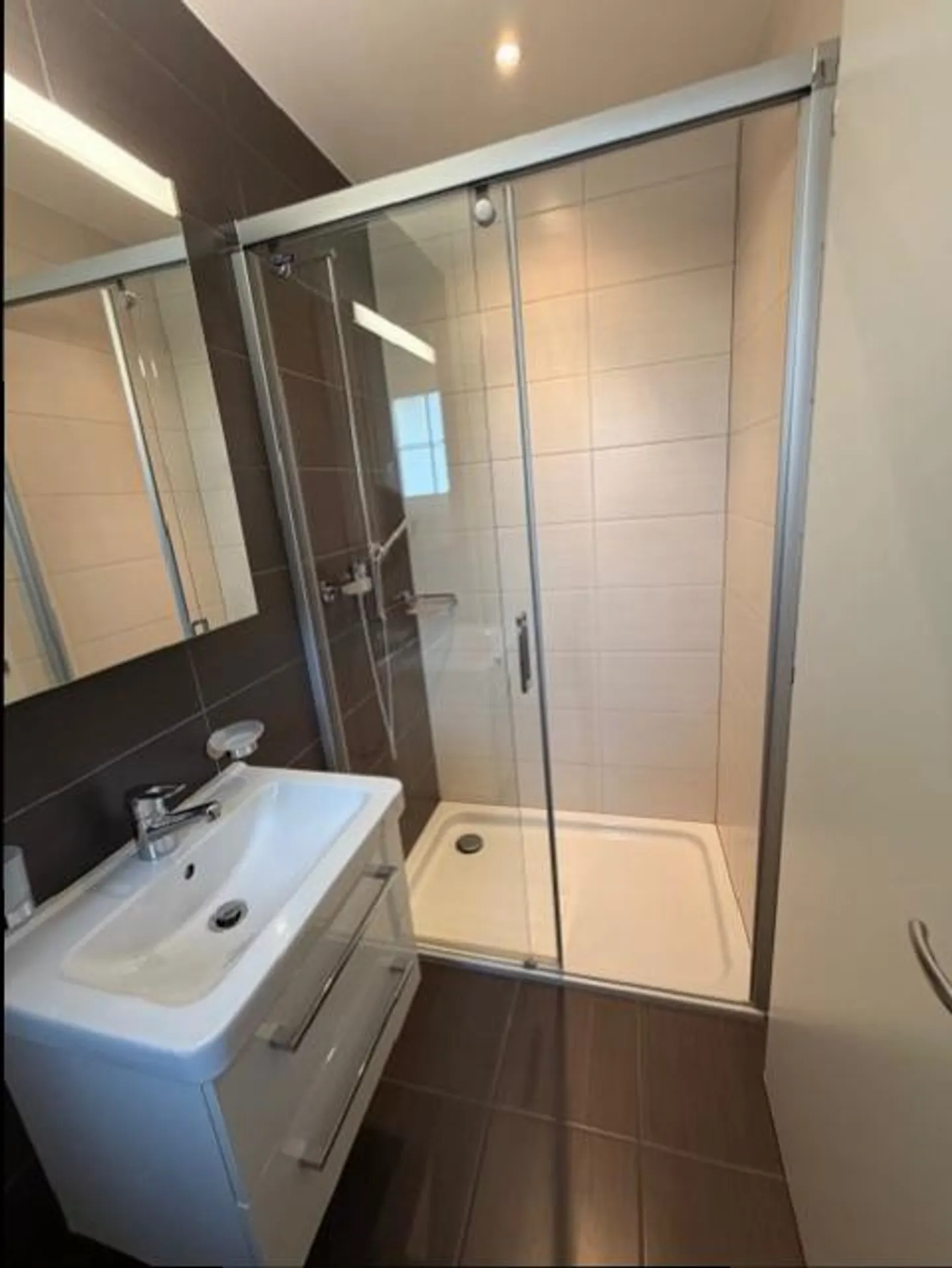 VILLA 6.5 ZIMMER - IN DEN WEINBERGEN - SEEBLICK - GILLY - Foto 9 von 13