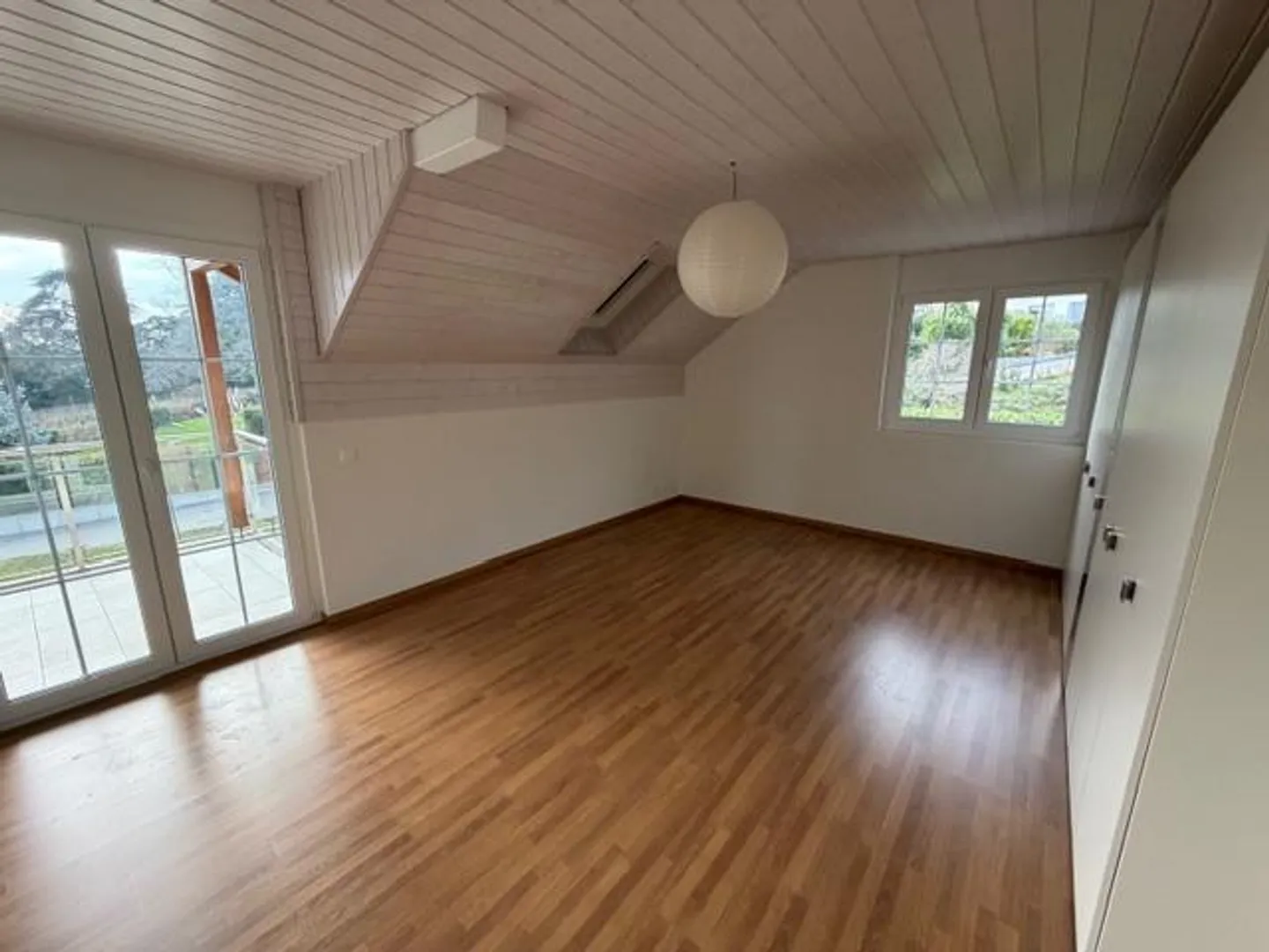 VILLA 6.5 ZIMMER - IN DEN WEINBERGEN - SEEBLICK - GILLY - Foto 11 von 13